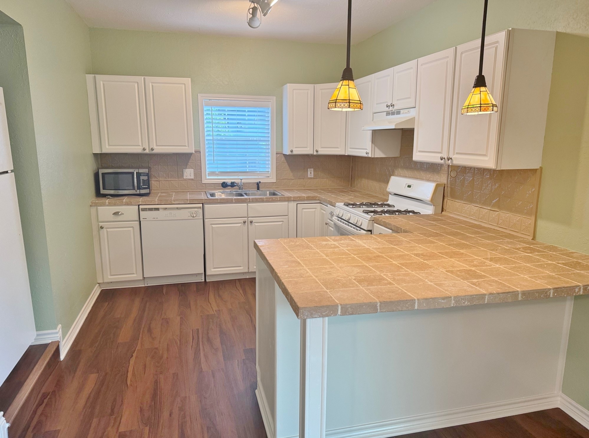 8823 San Benito Way Dallas TX 75218