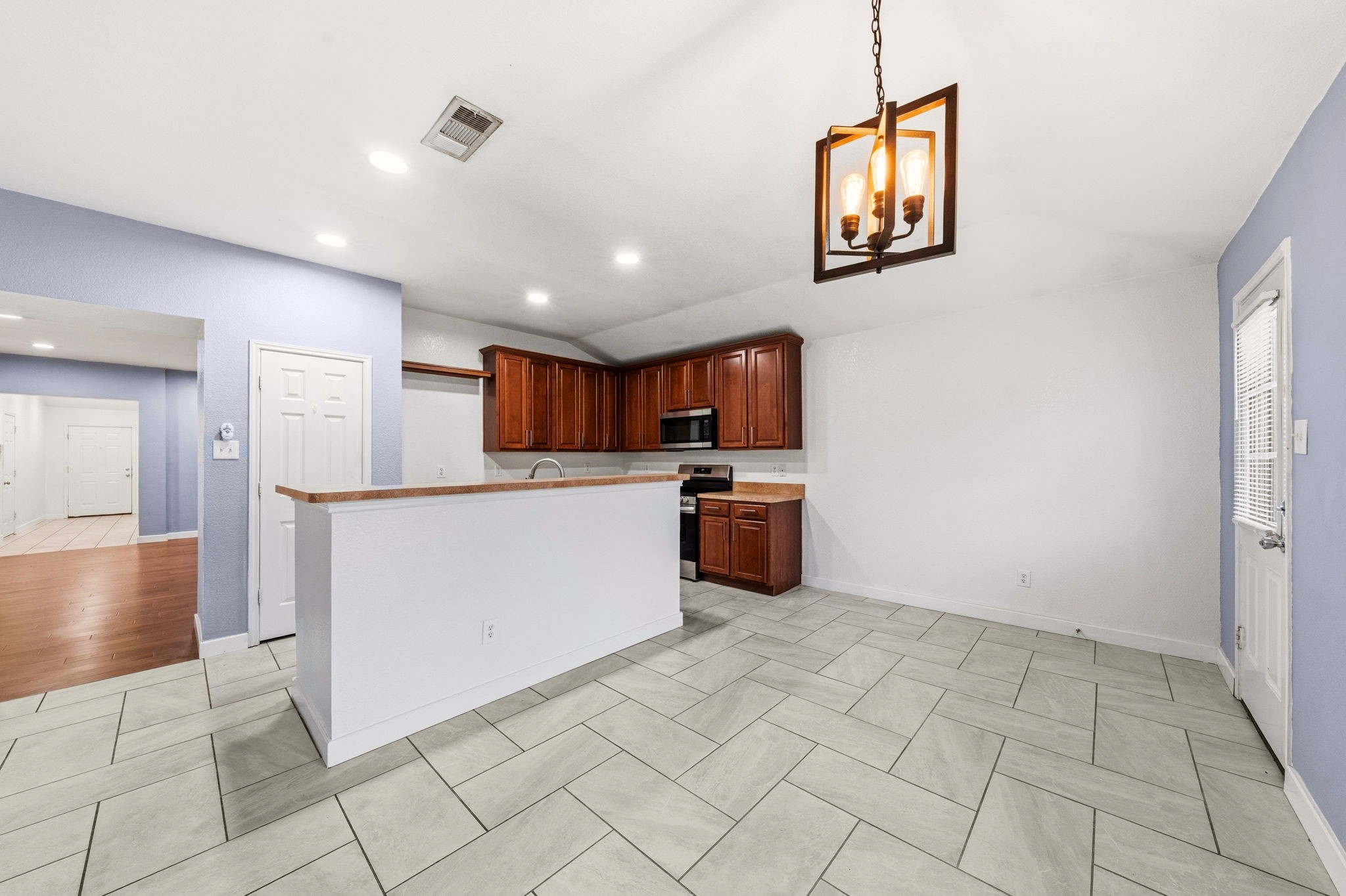 2008 Archer Drive Grand Prairie TX 75052