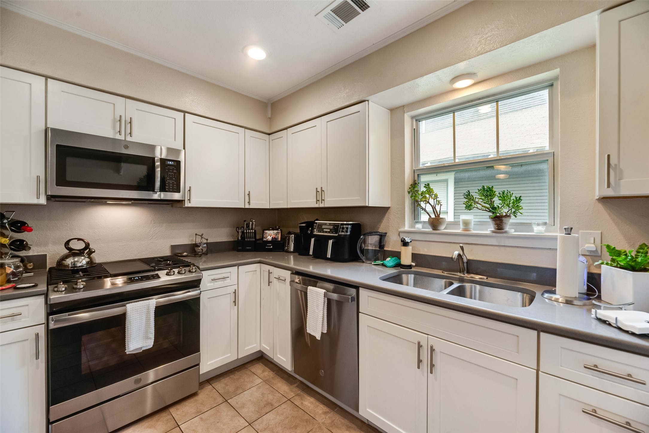 707 Parkmont Street Dallas TX 75214