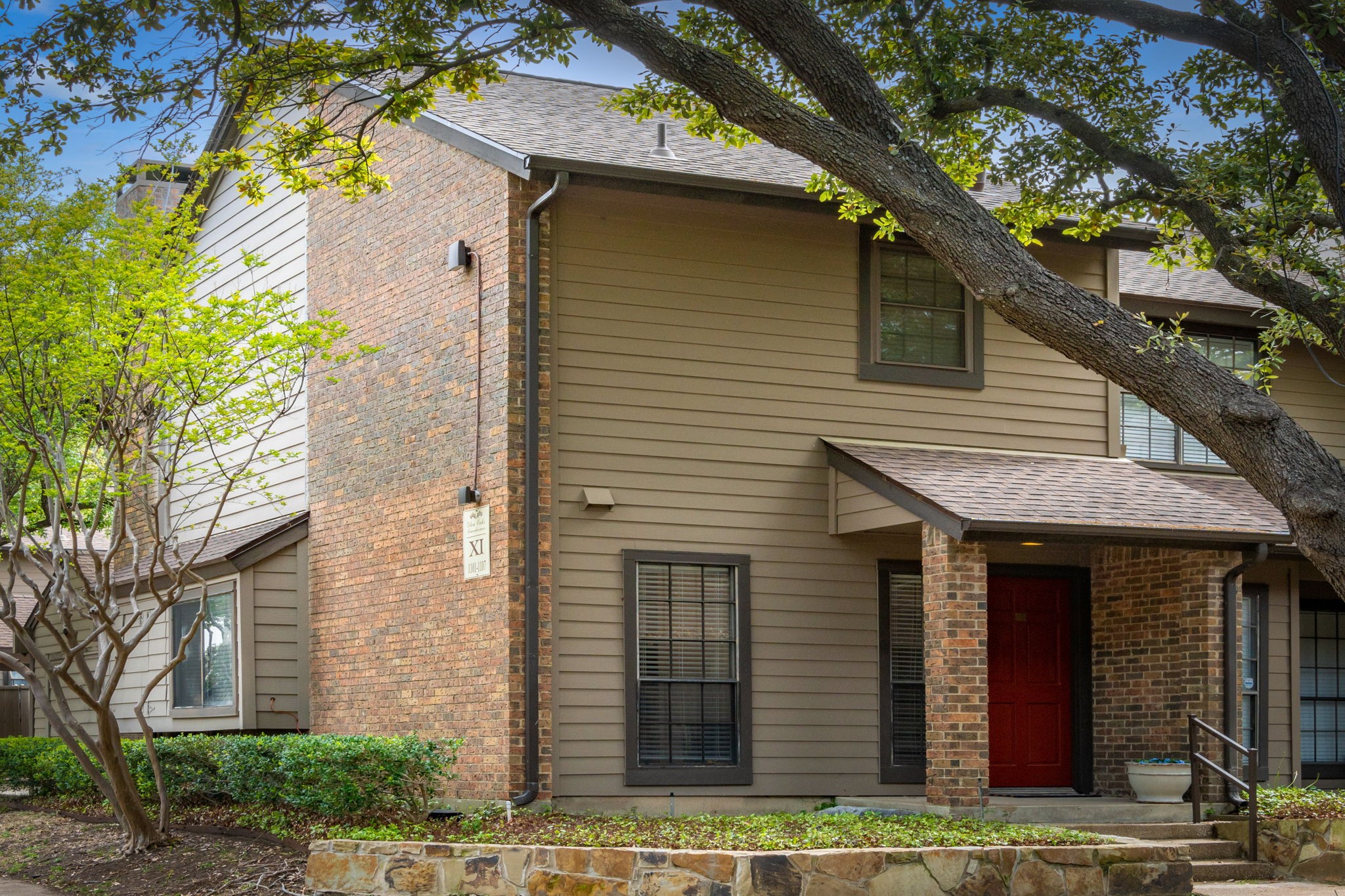 9910 Royal Lane Dallas TX 75231