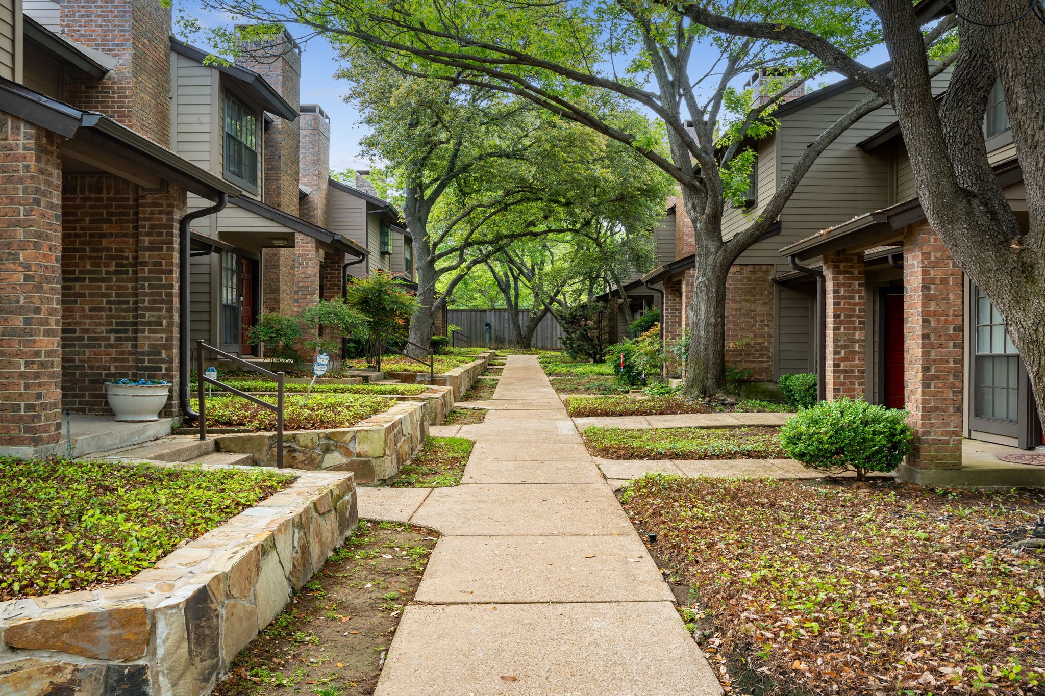 9910 Royal Lane Dallas TX 75231