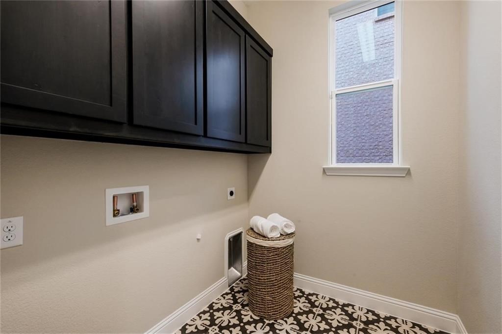8043 Sunflower Lane Dallas TX 75252
