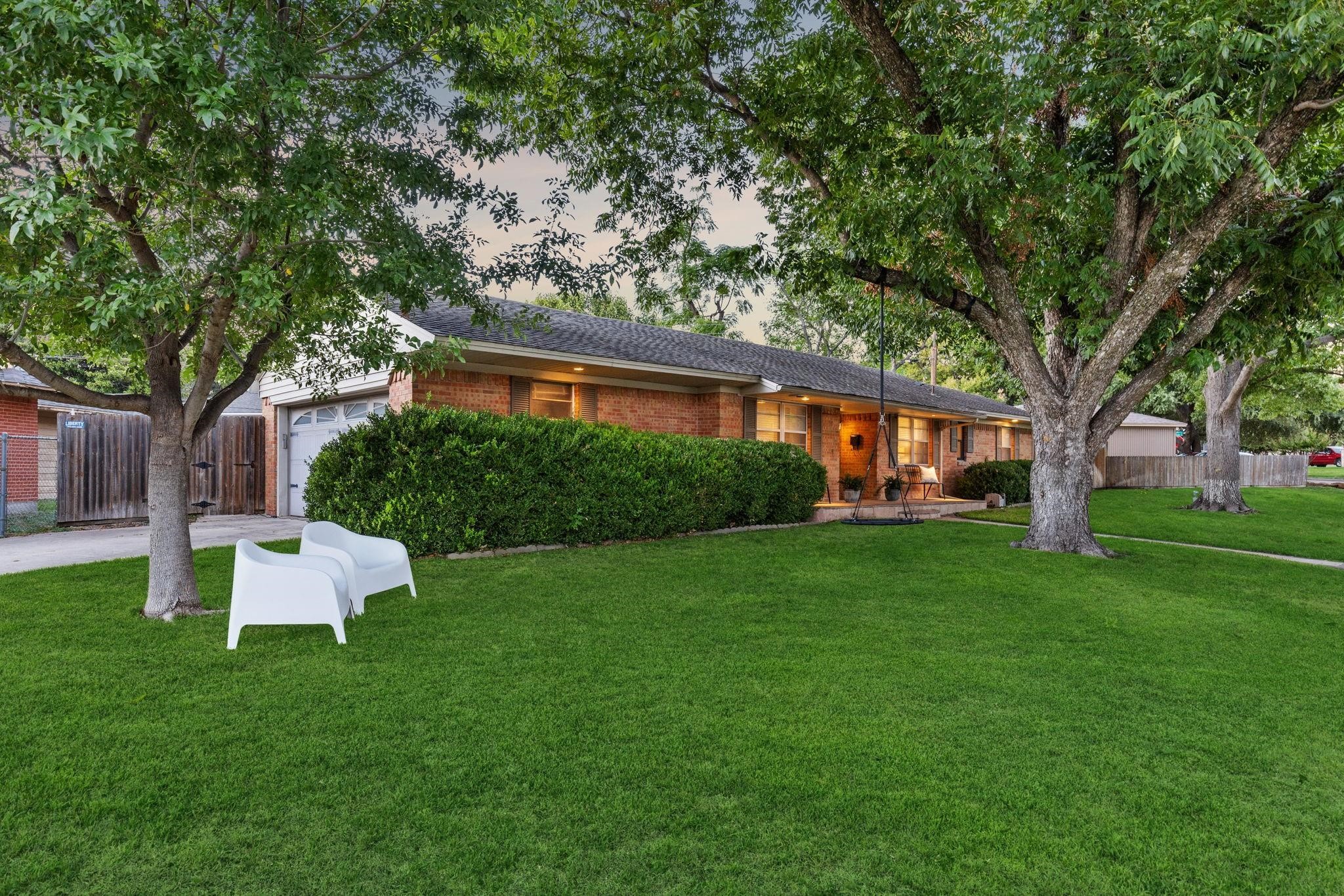 2127 Clarksdale Drive Dallas TX 75228