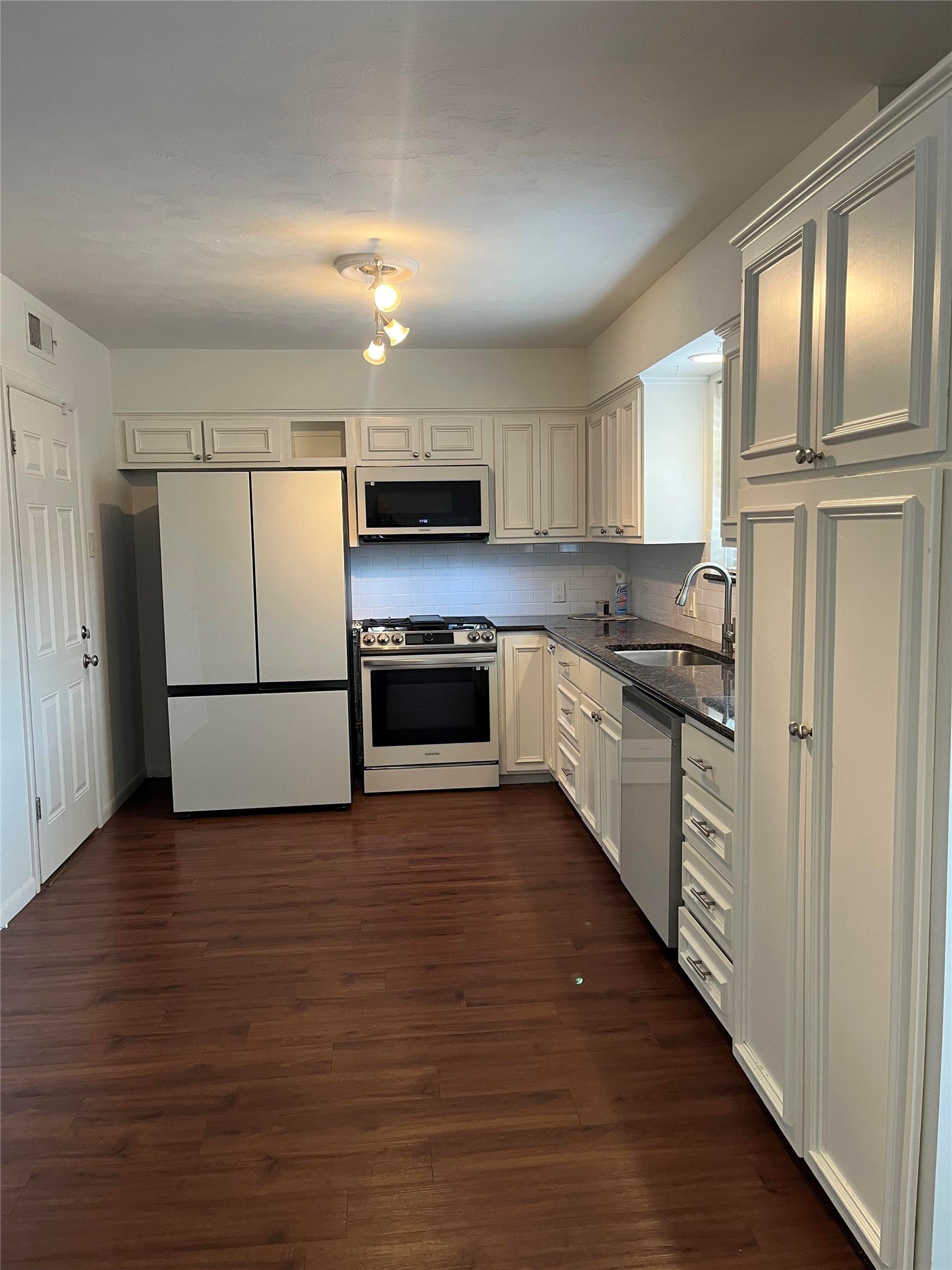 2127 Clarksdale Drive Dallas TX 75228