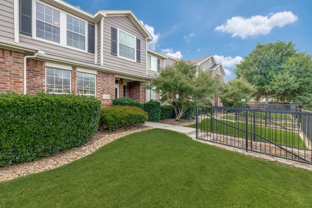 2324 Stoneleigh Place Mckinney TX 75071