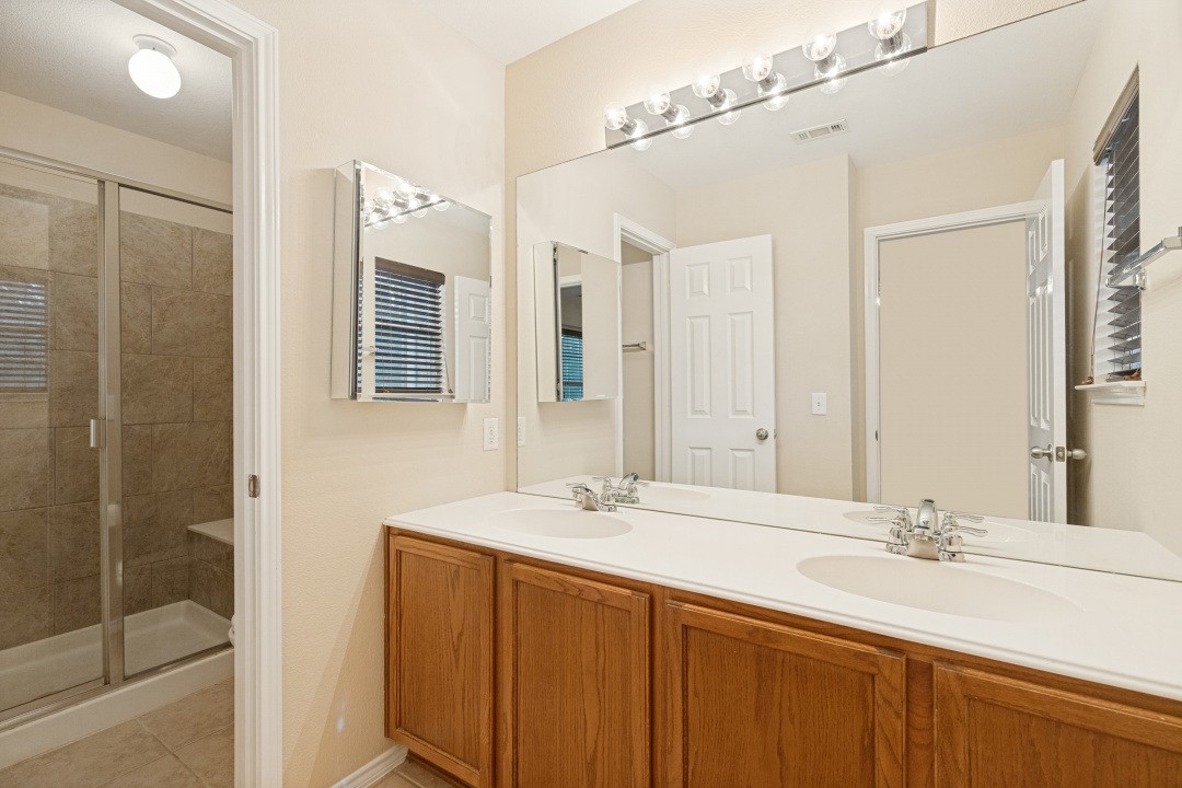 2324 Stoneleigh Place Mckinney TX 75071