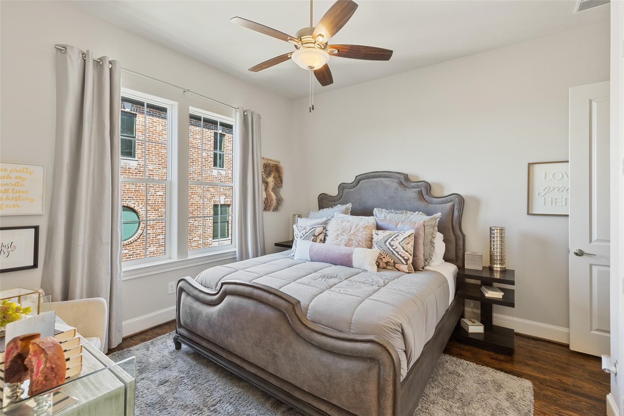 916 W Peach Street Fort Worth TX 76102