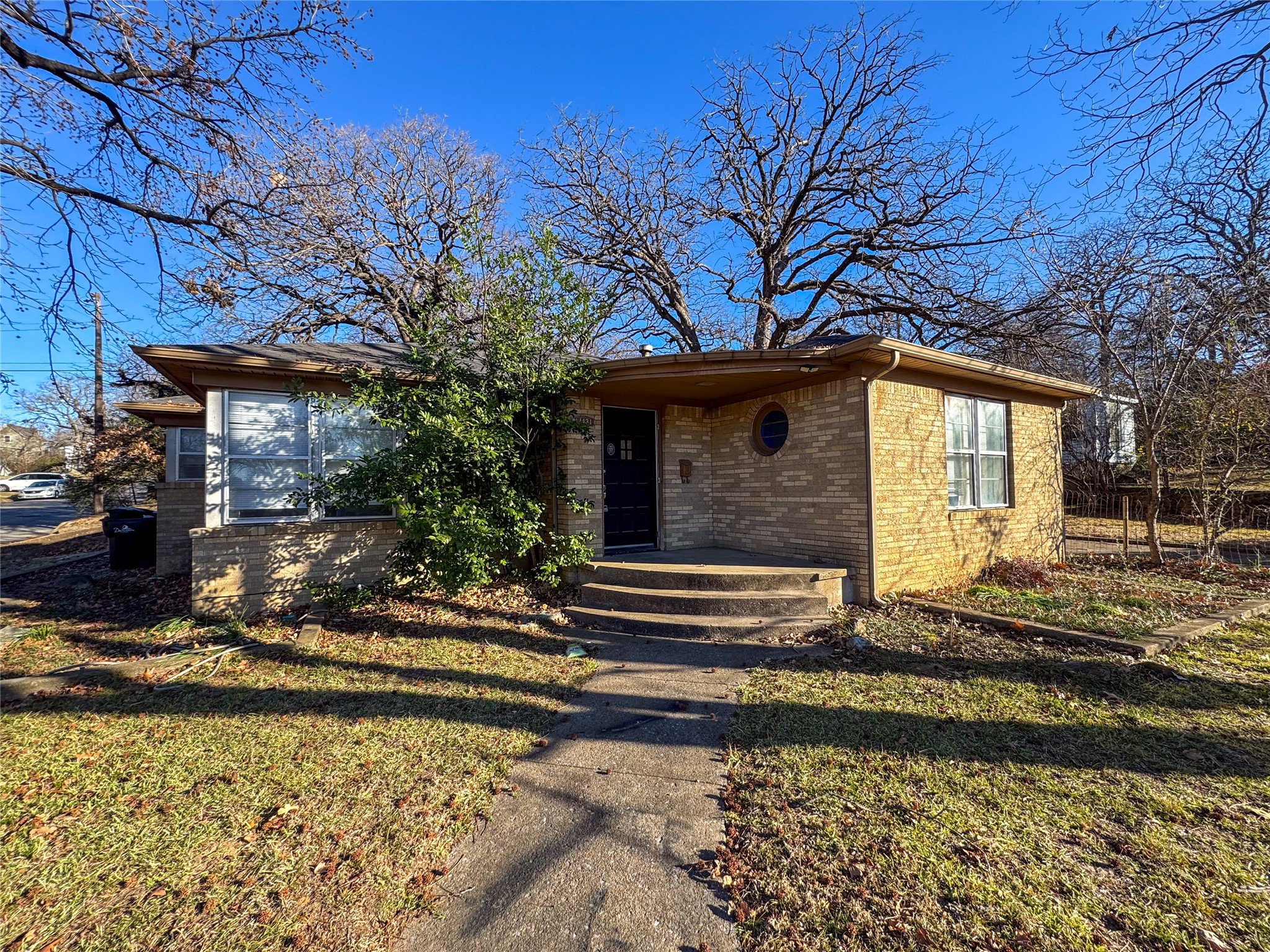 1431 W Chestnut Street Denison TX 75020