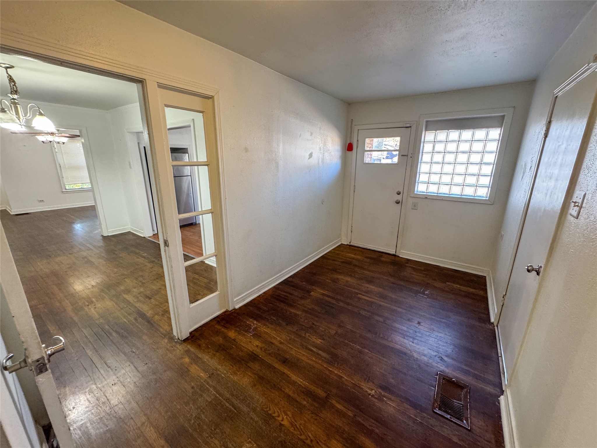 1431 W Chestnut Street Denison TX 75020