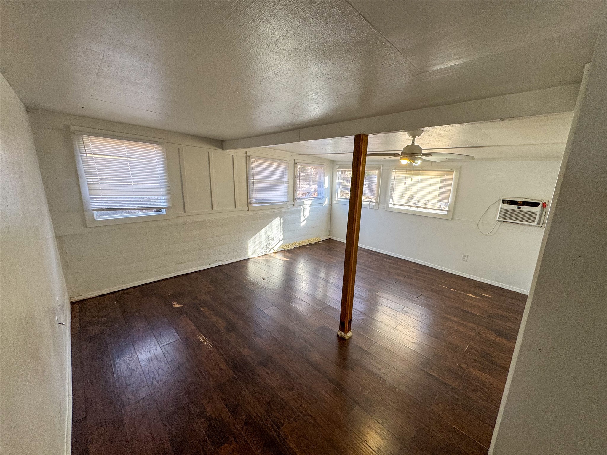 1431 W Chestnut Street Denison TX 75020