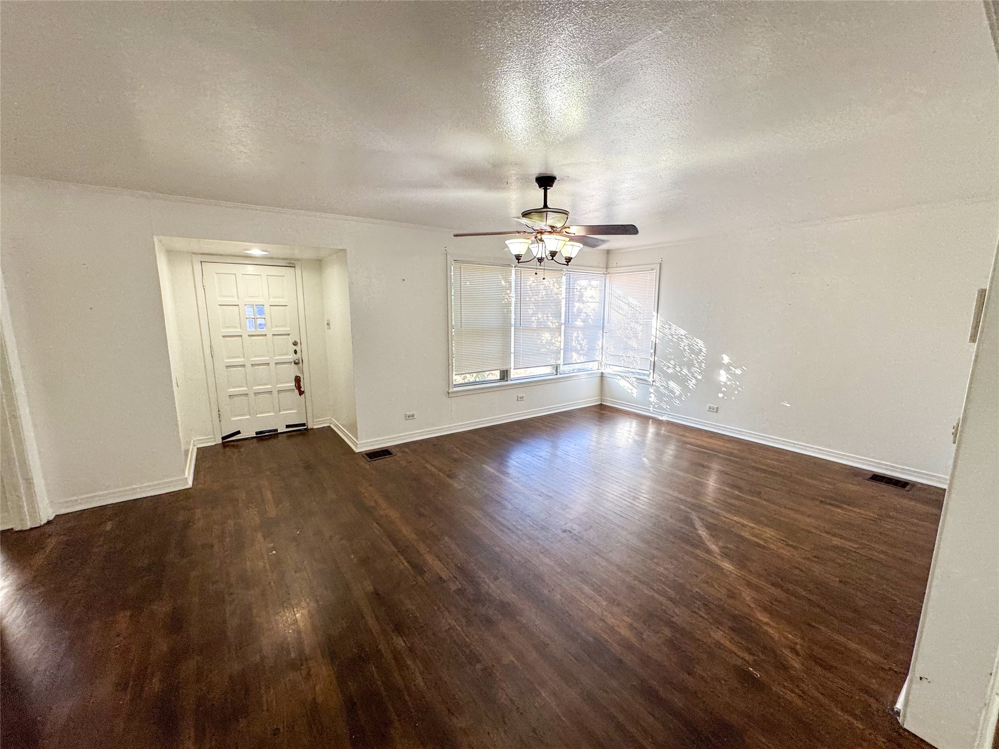 1431 W Chestnut Street Denison TX 75020