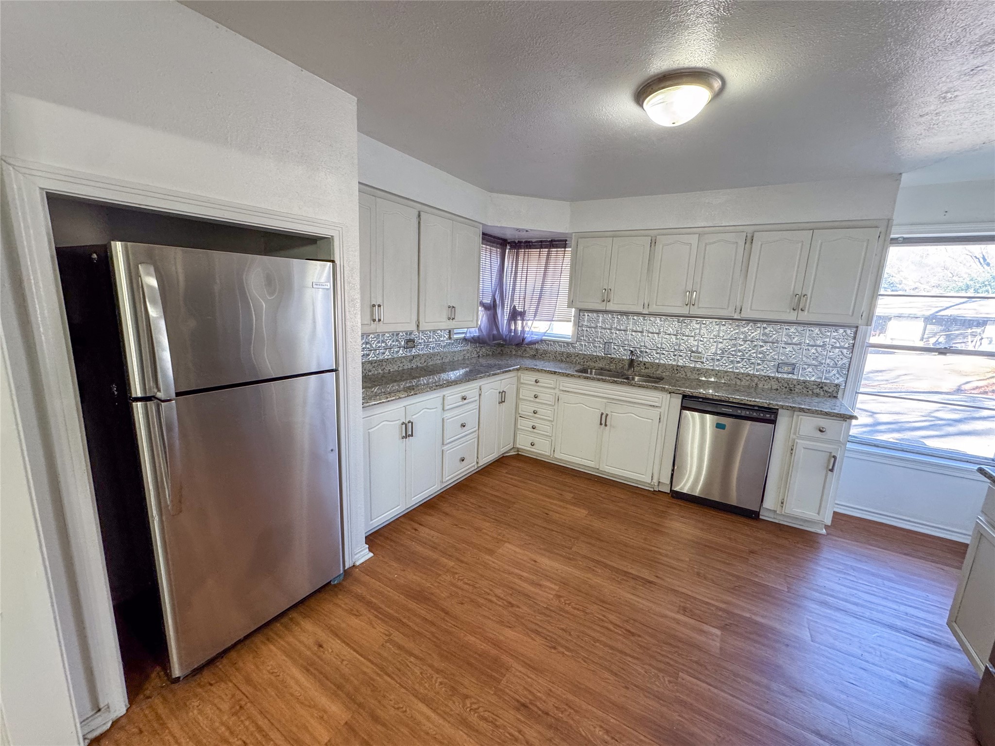 1431 W Chestnut Street Denison TX 75020