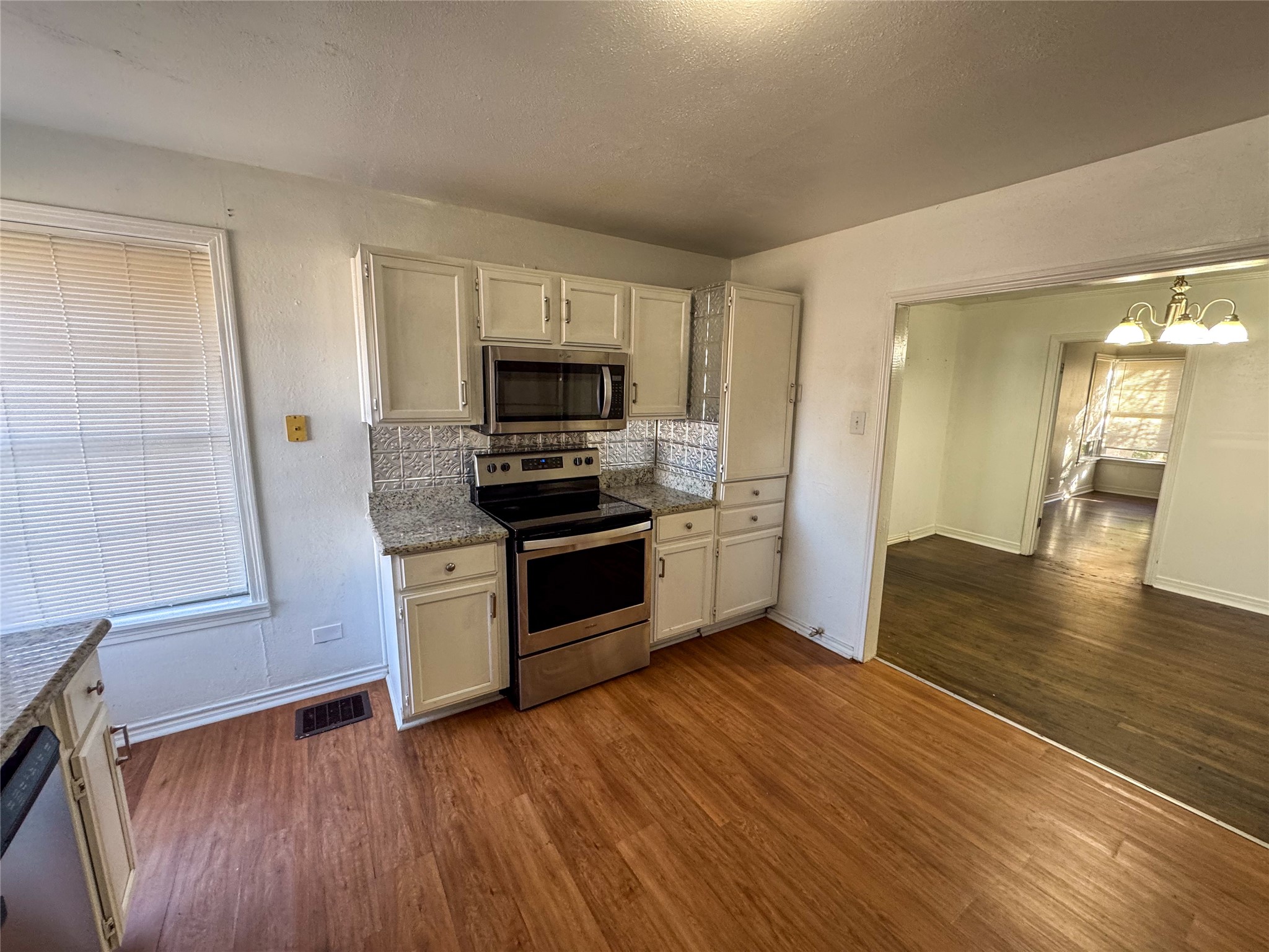 1431 W Chestnut Street Denison TX 75020