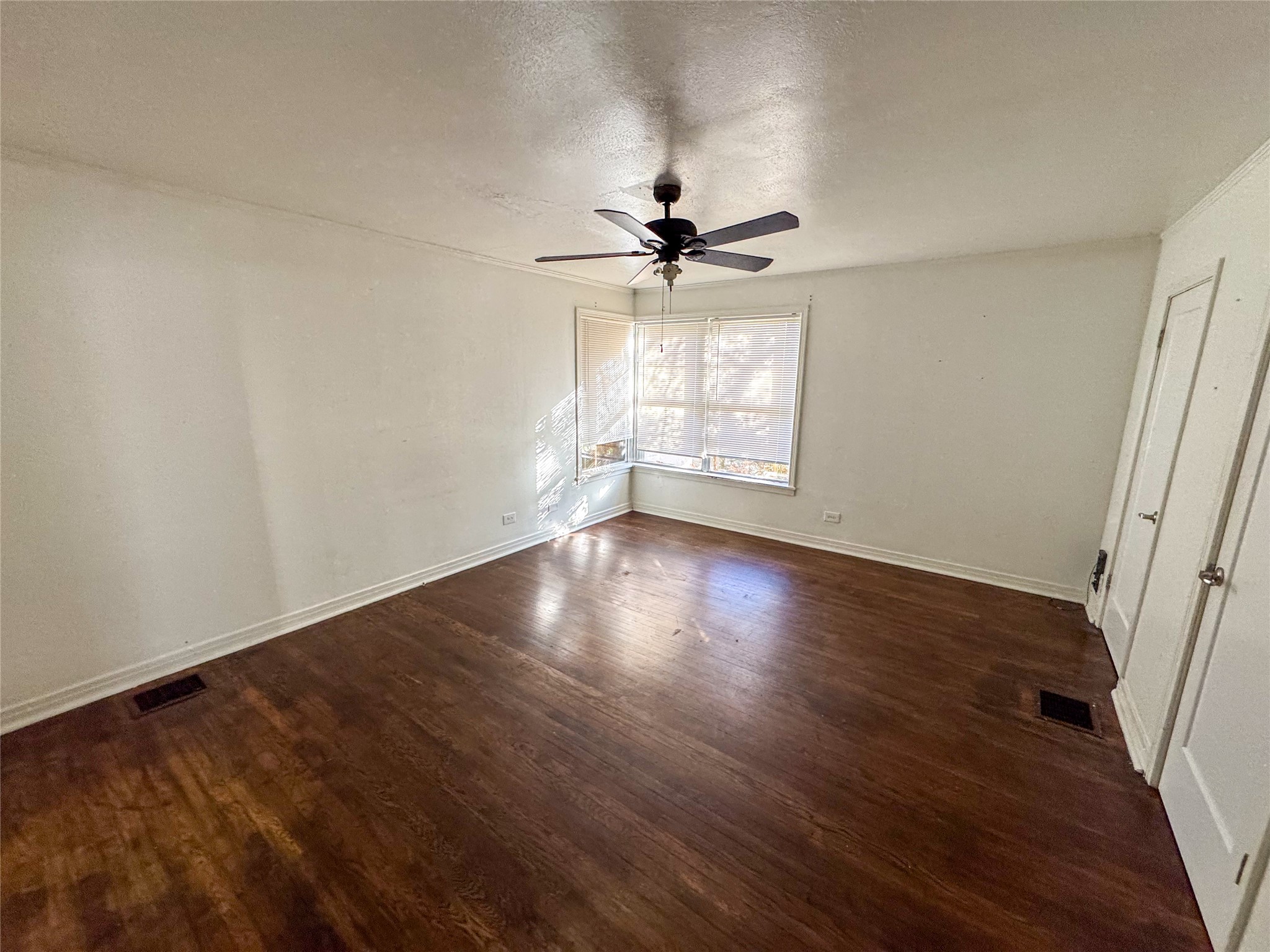 1431 W Chestnut Street Denison TX 75020