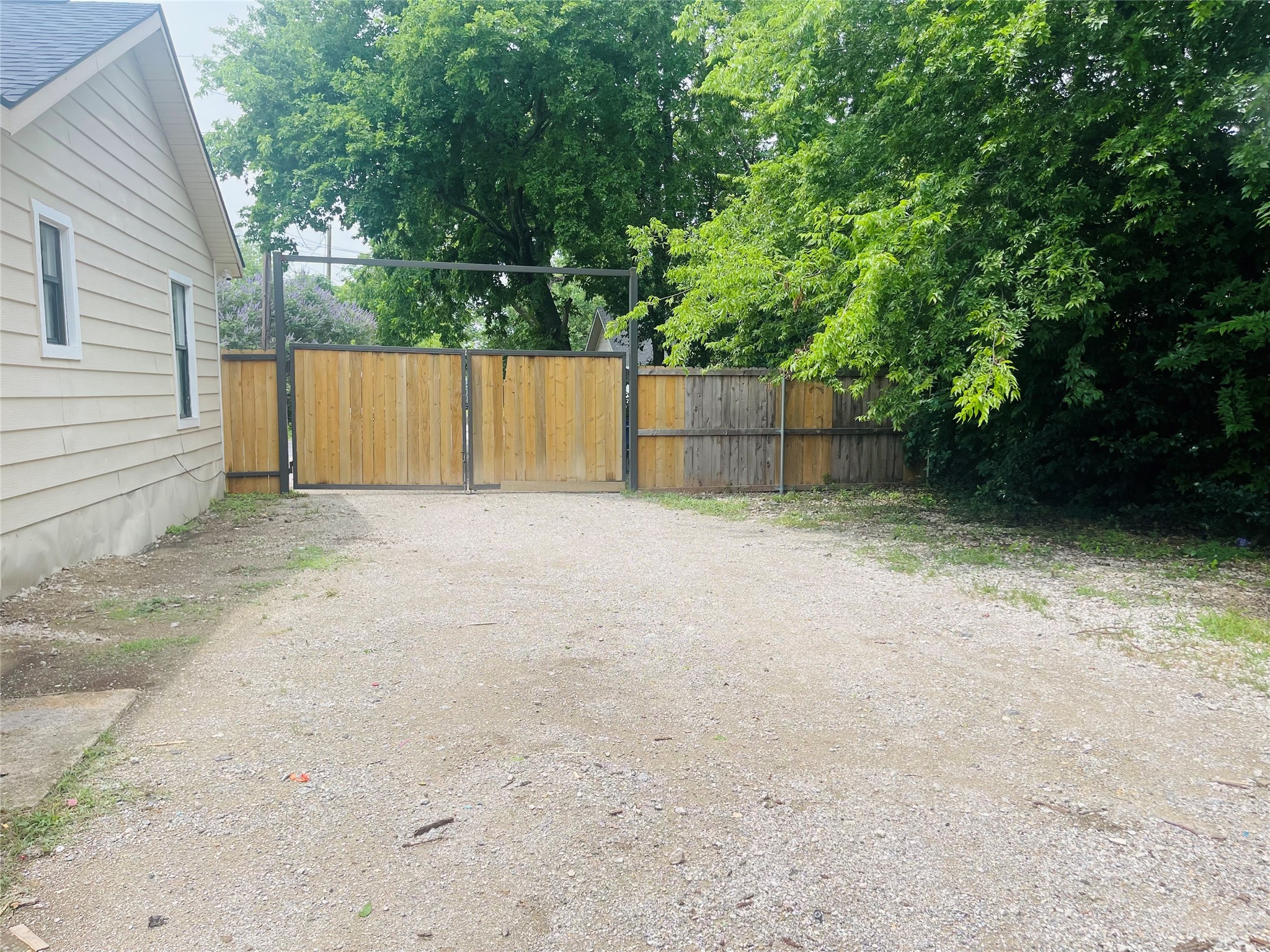 111 Rousseau Street Waxahachie TX 75165