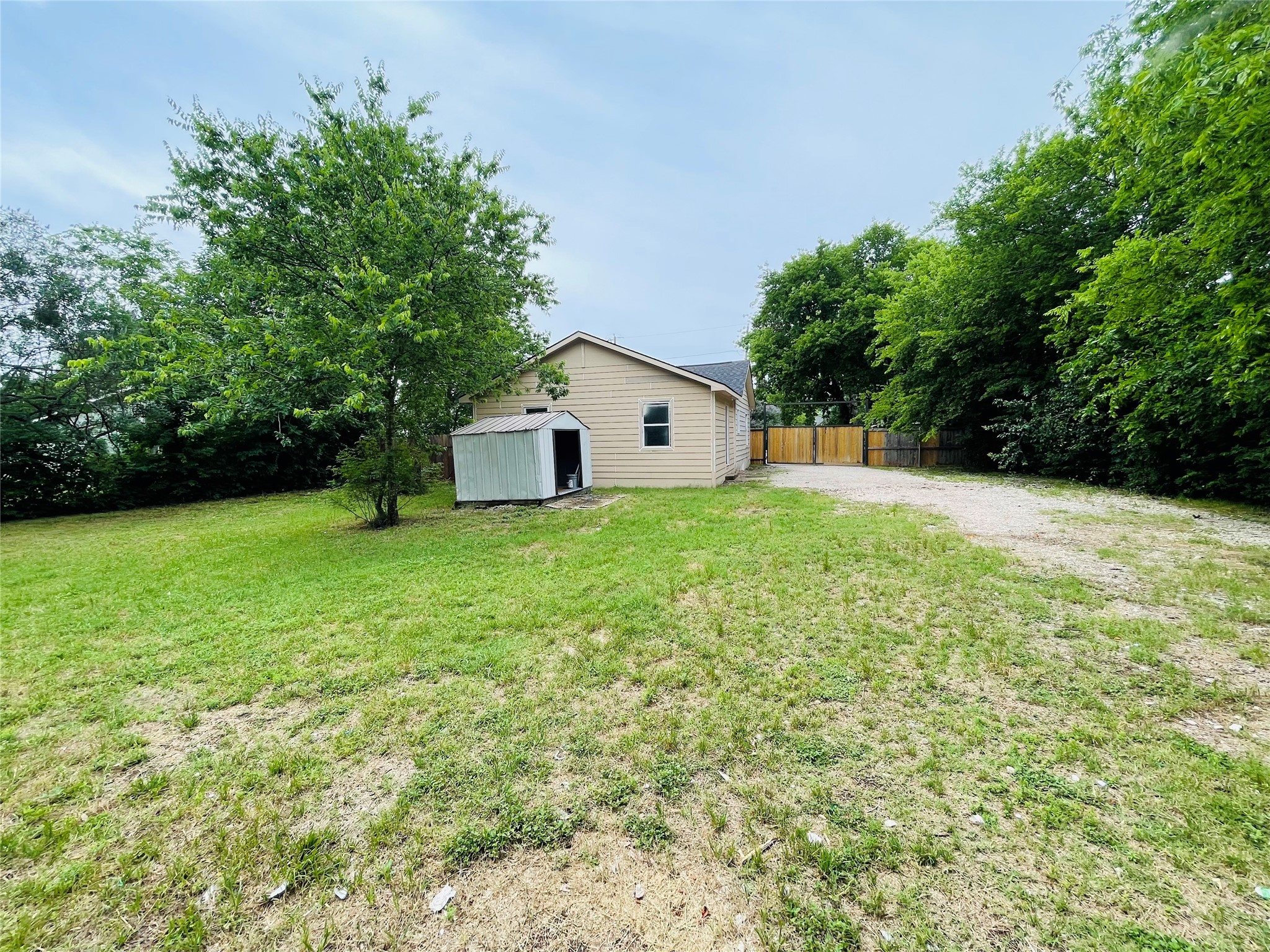 111 Rousseau Street Waxahachie TX 75165