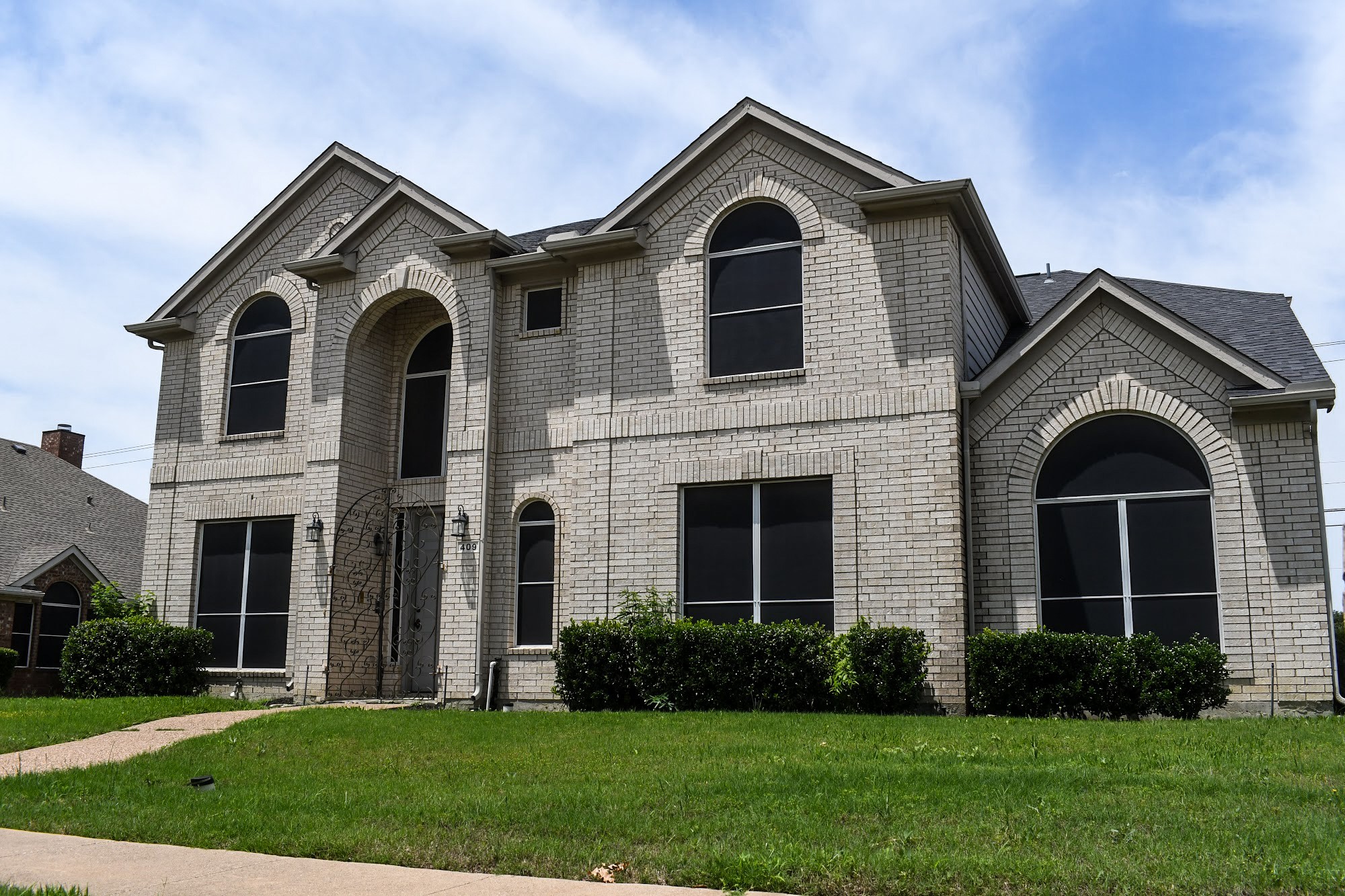 409 Royal Crest Drive Desoto TX 75115