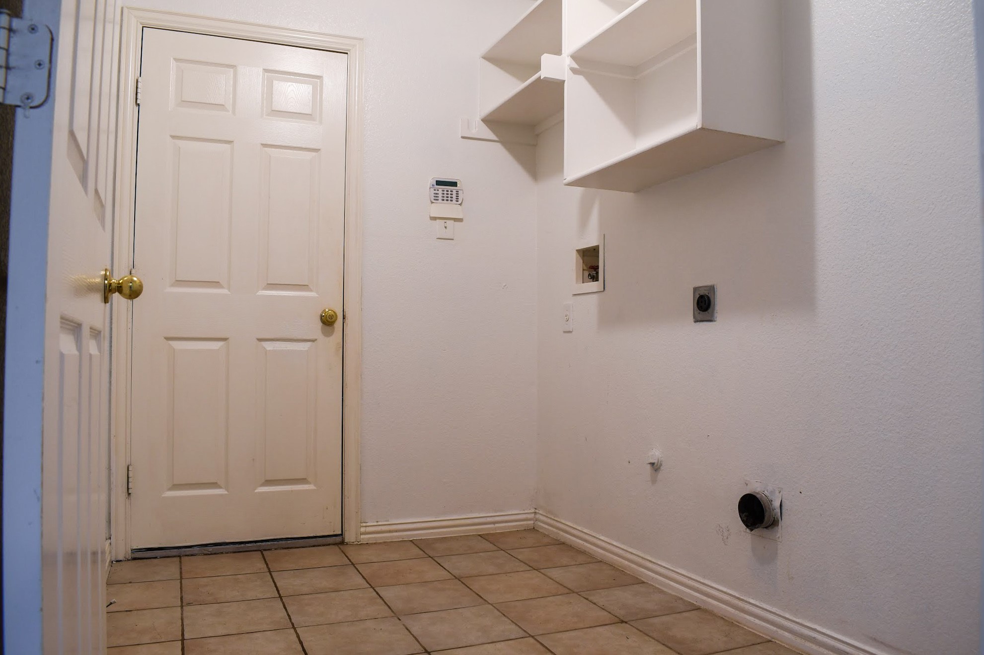 409 Royal Crest Drive Desoto TX 75115