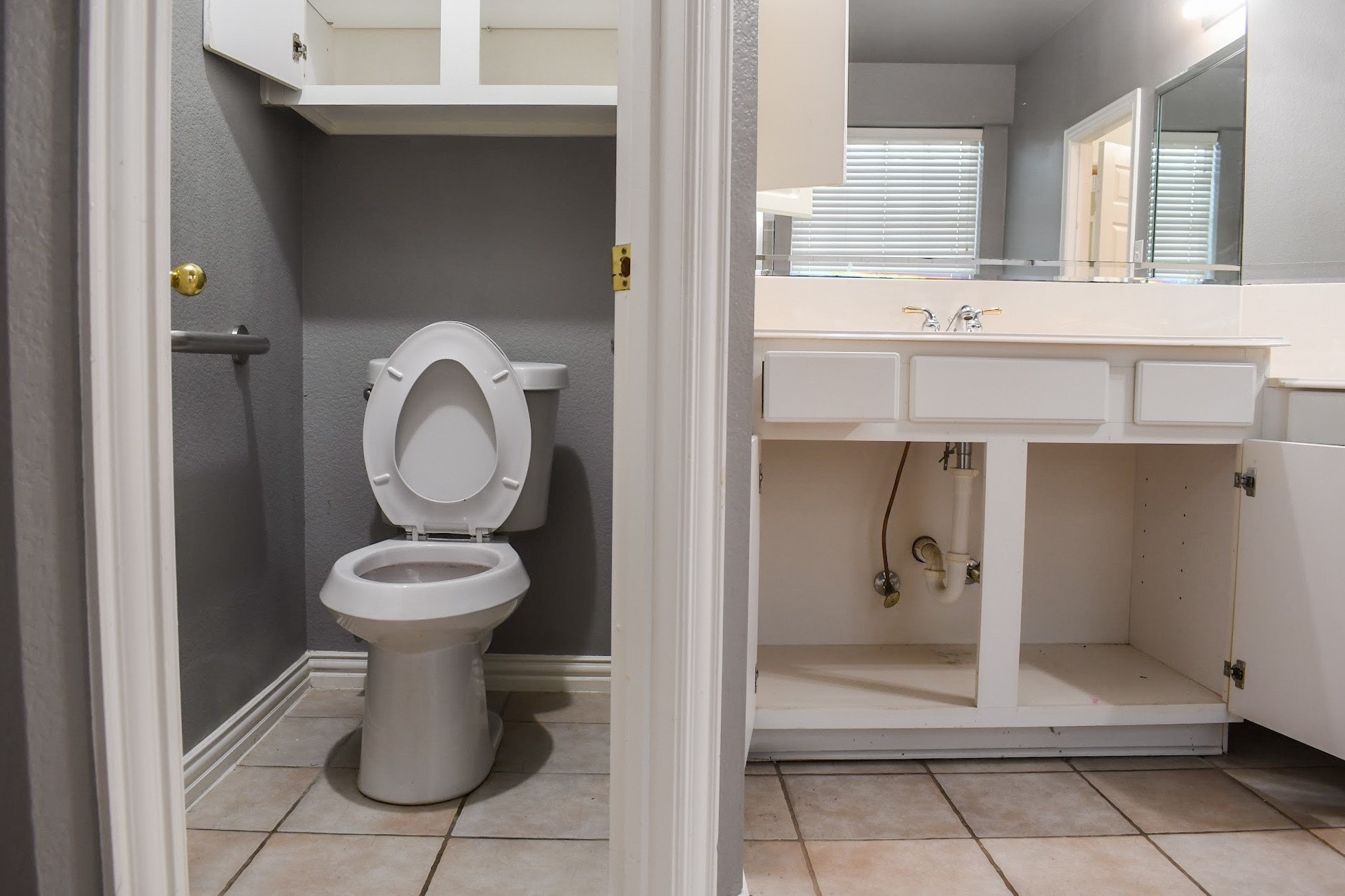 409 Royal Crest Drive Desoto TX 75115