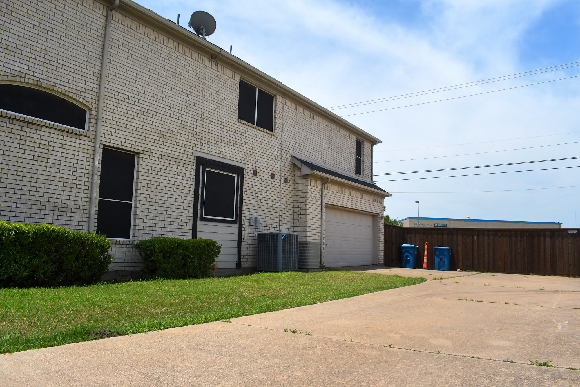409 Royal Crest Drive Desoto TX 75115