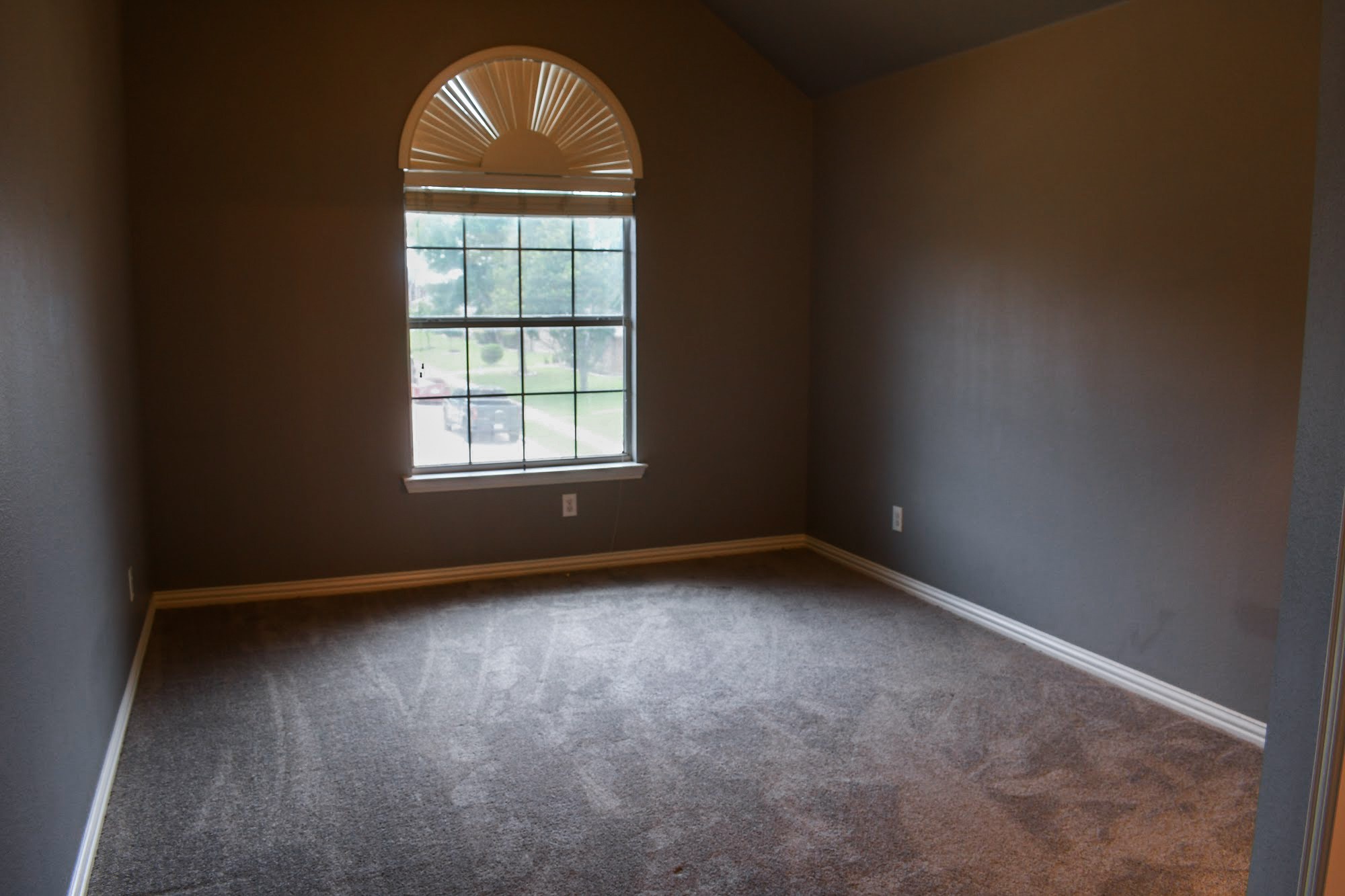 409 Royal Crest Drive Desoto TX 75115