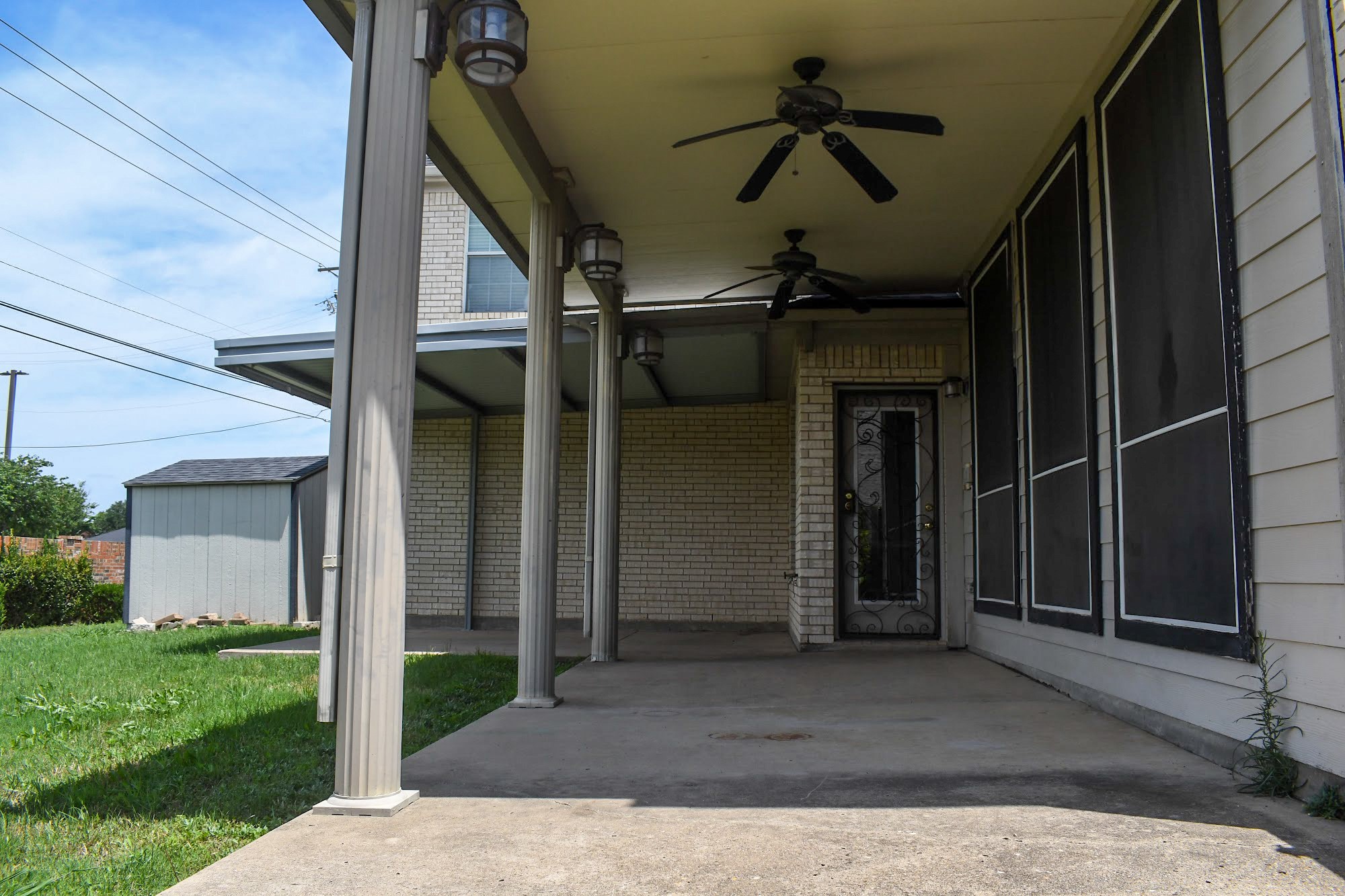 409 Royal Crest Drive Desoto TX 75115