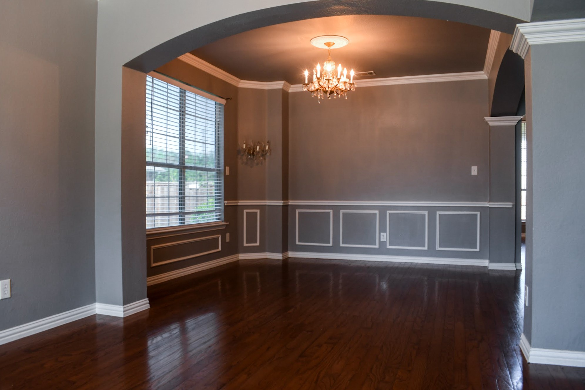 409 Royal Crest Drive Desoto TX 75115