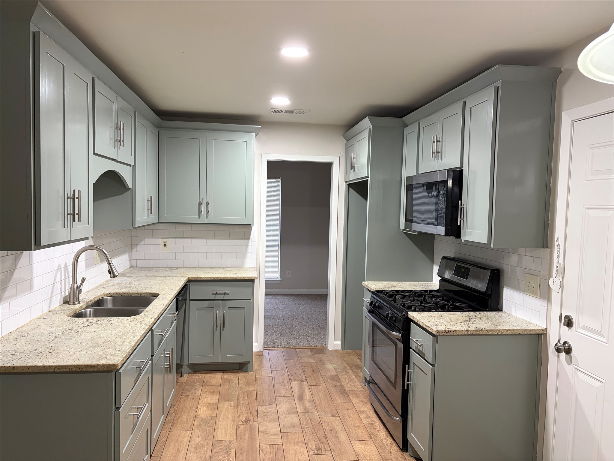 2410 Viva Drive Mesquite TX 75150