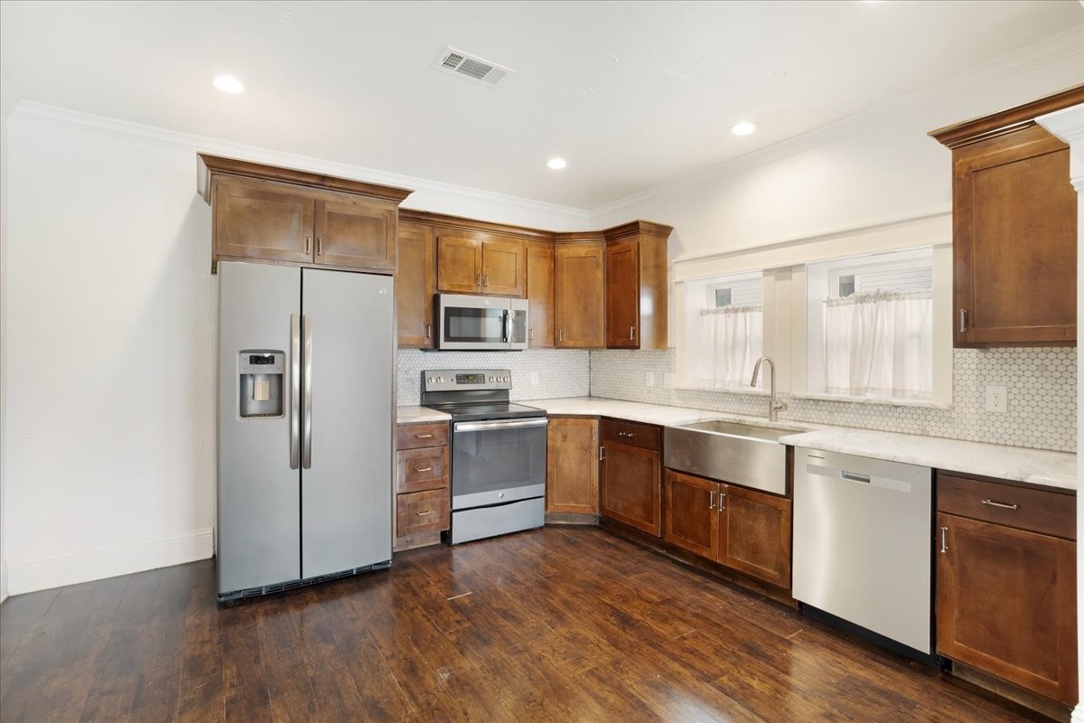 805 W Owings Street Denison TX 75020