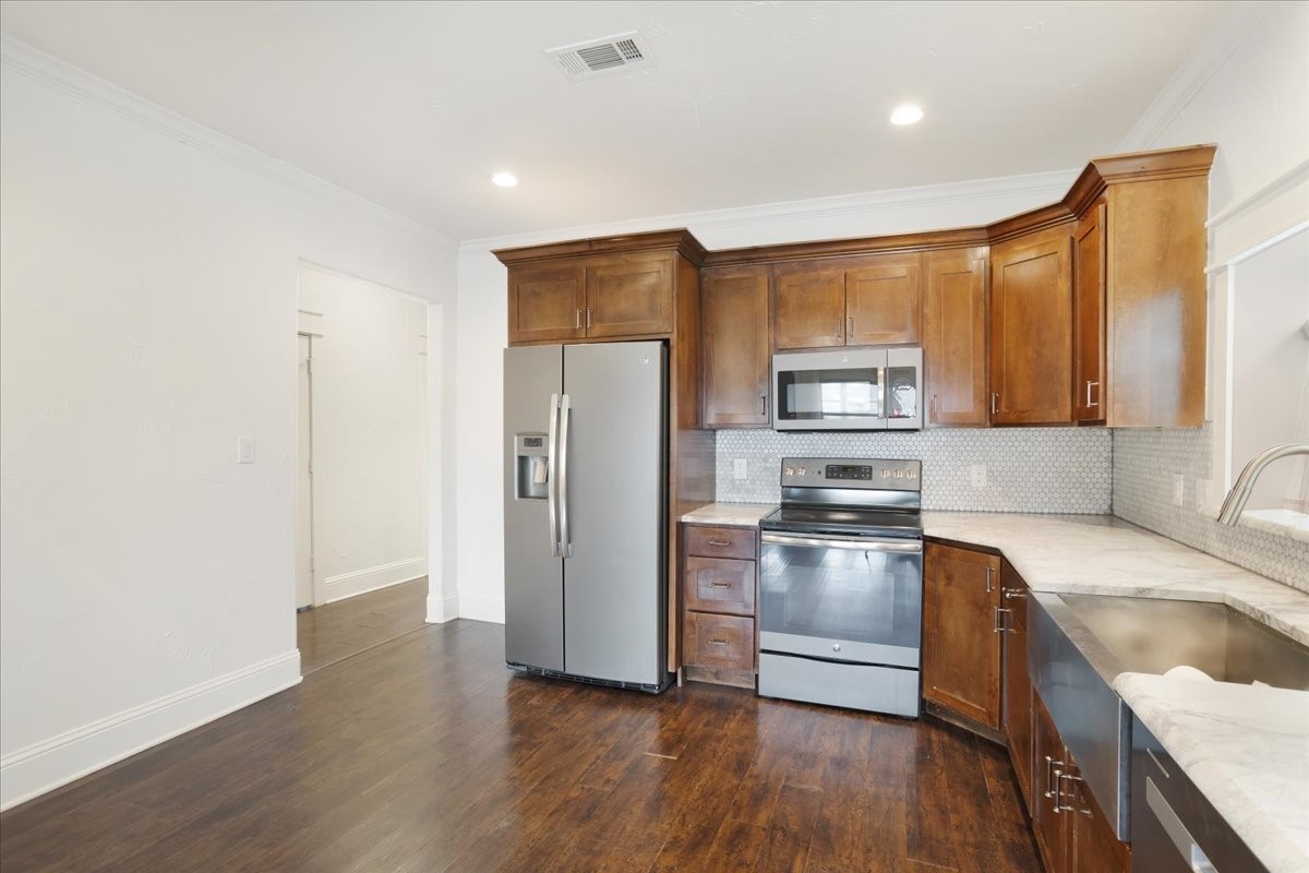 805 W Owings Street Denison TX 75020