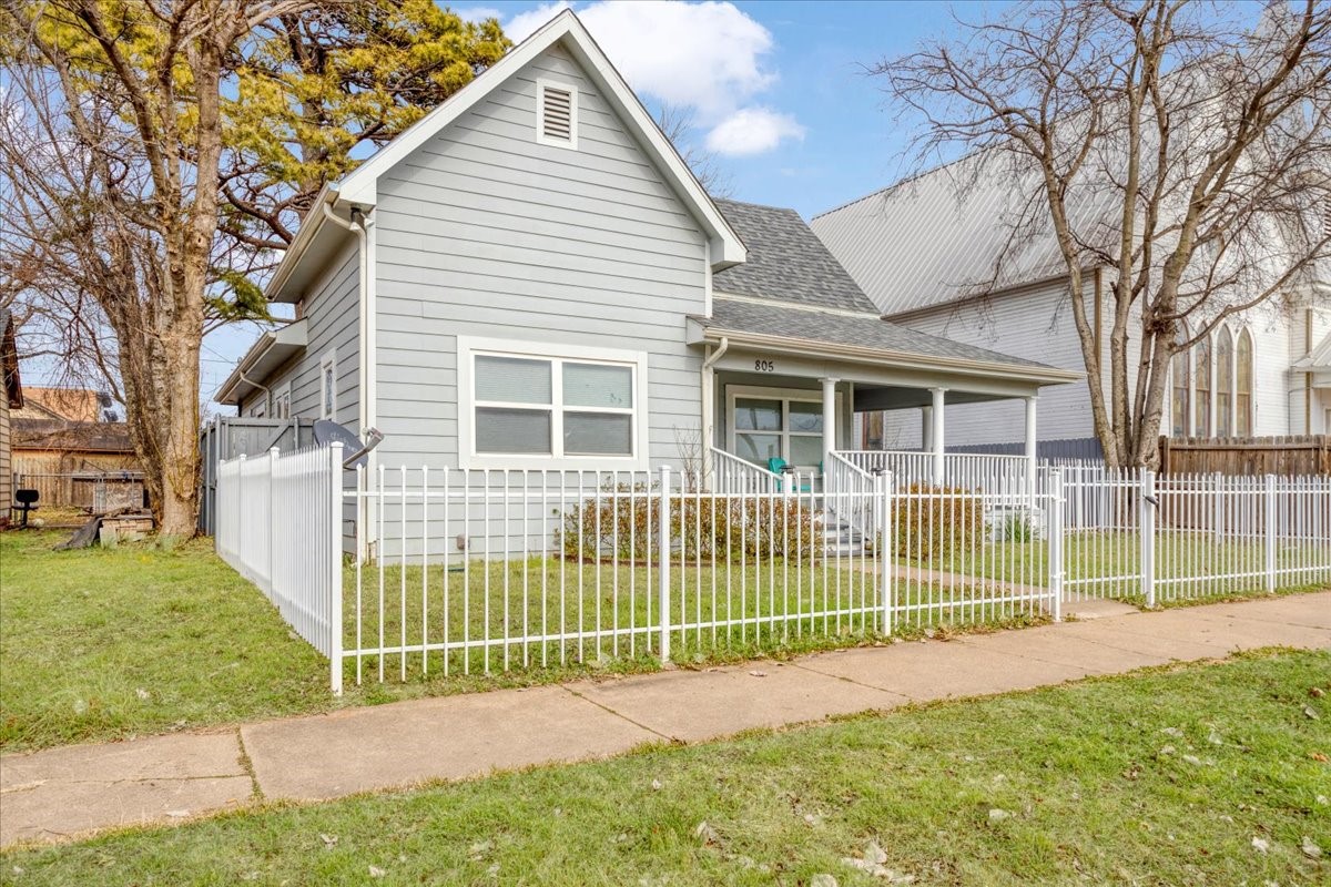 805 W Owings Street Denison TX 75020