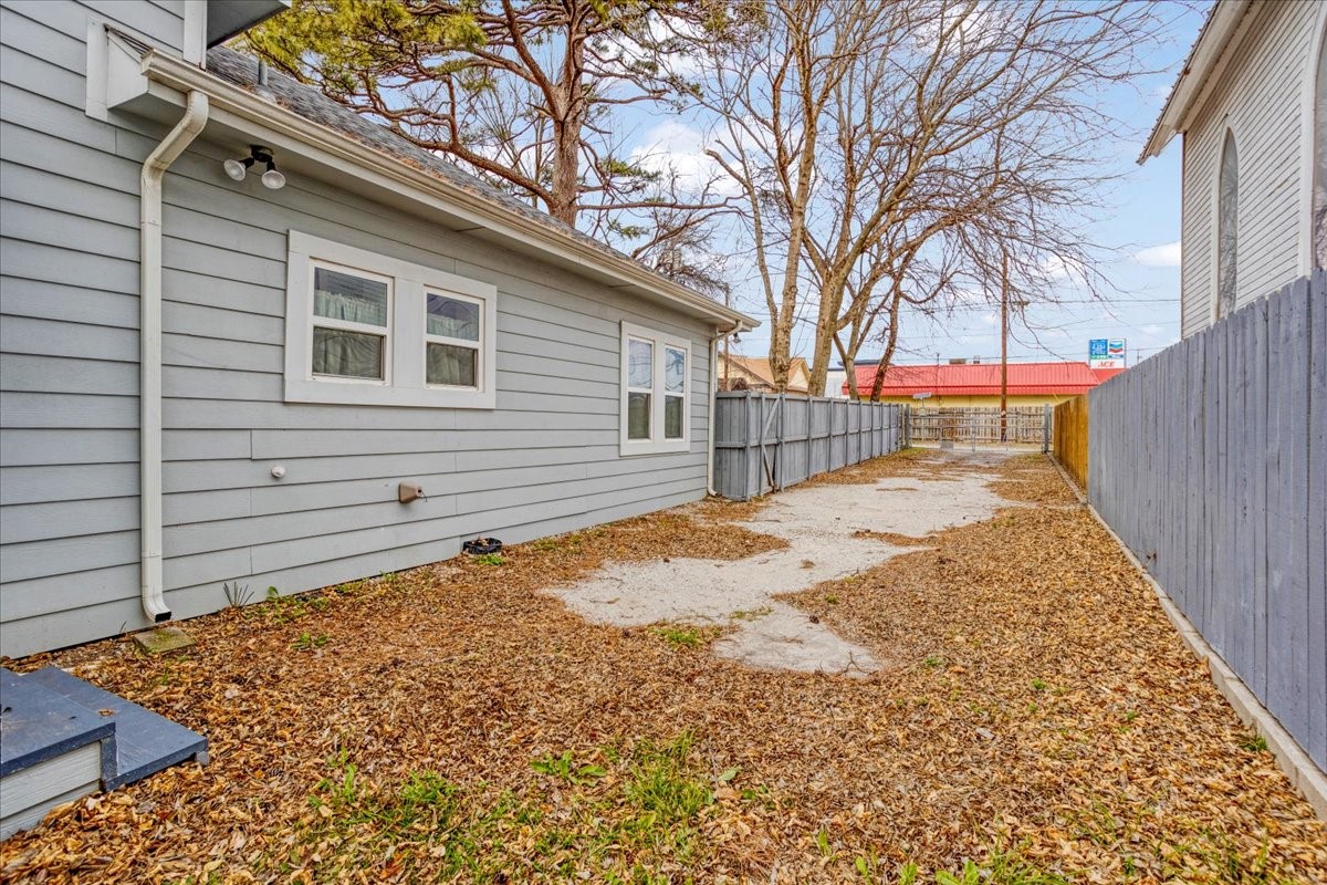 805 W Owings Street Denison TX 75020