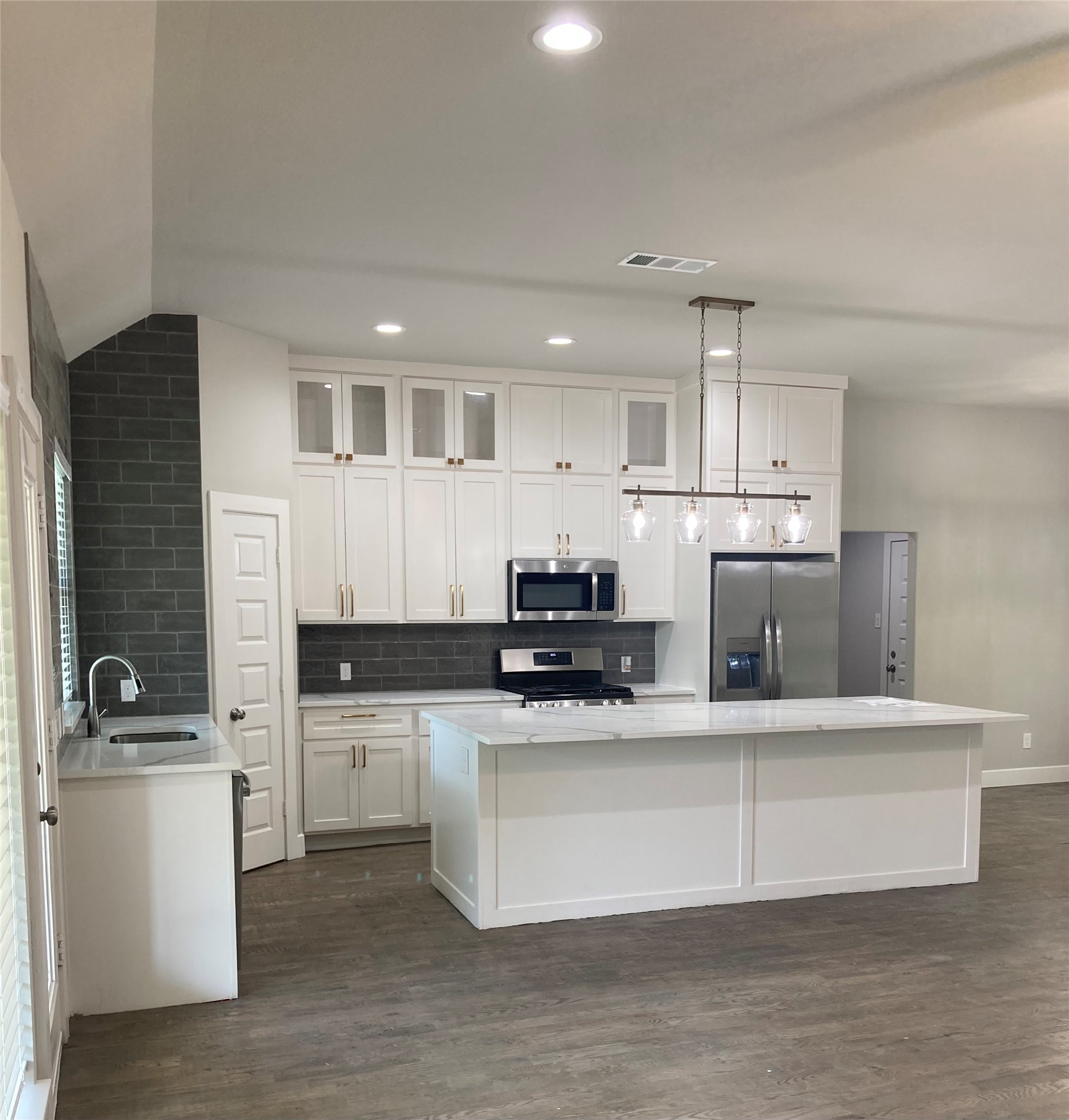 2814 18th Street W Irving TX 75060