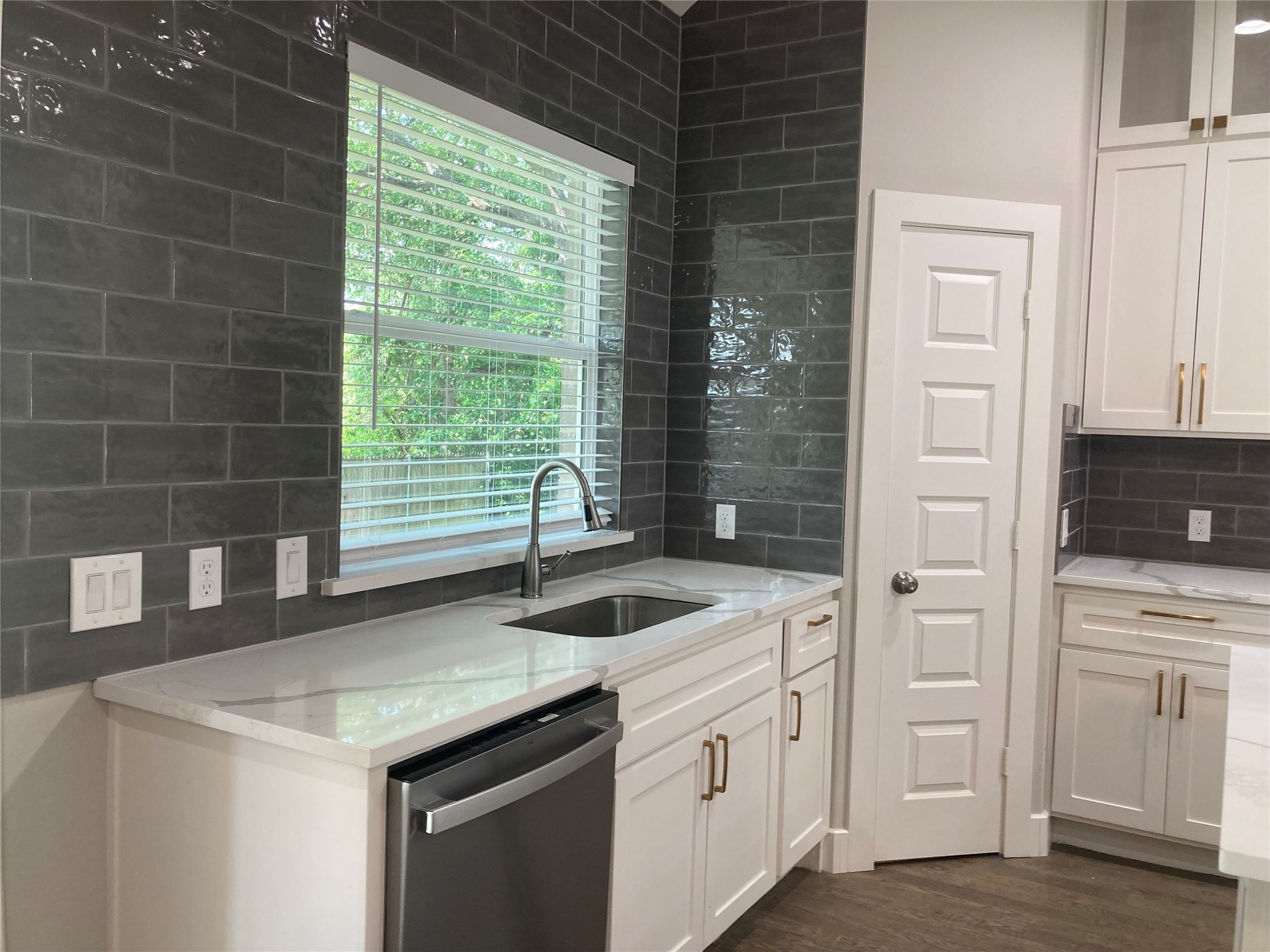 2814 18th Street W Irving TX 75060