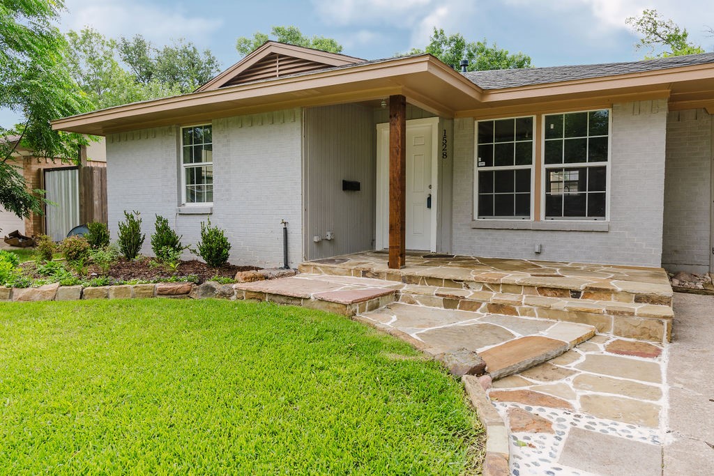 1528 Longview Street Mesquite TX 75149