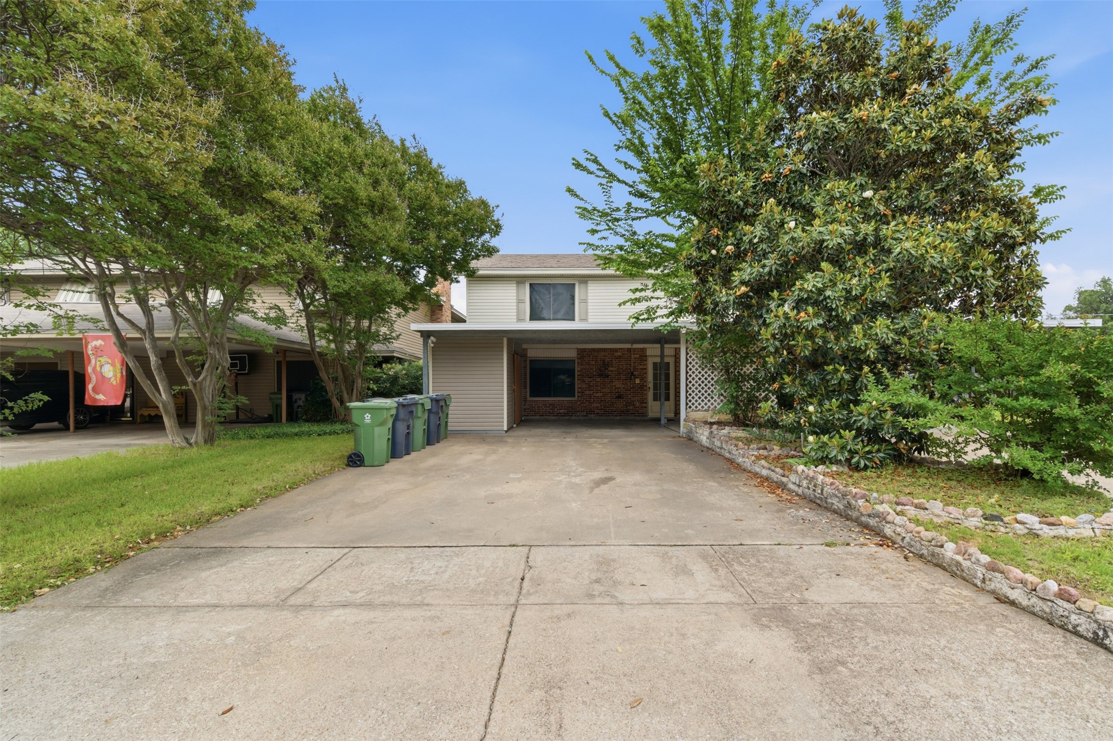 2113 Fleur De Lis Court Arlington TX 76012