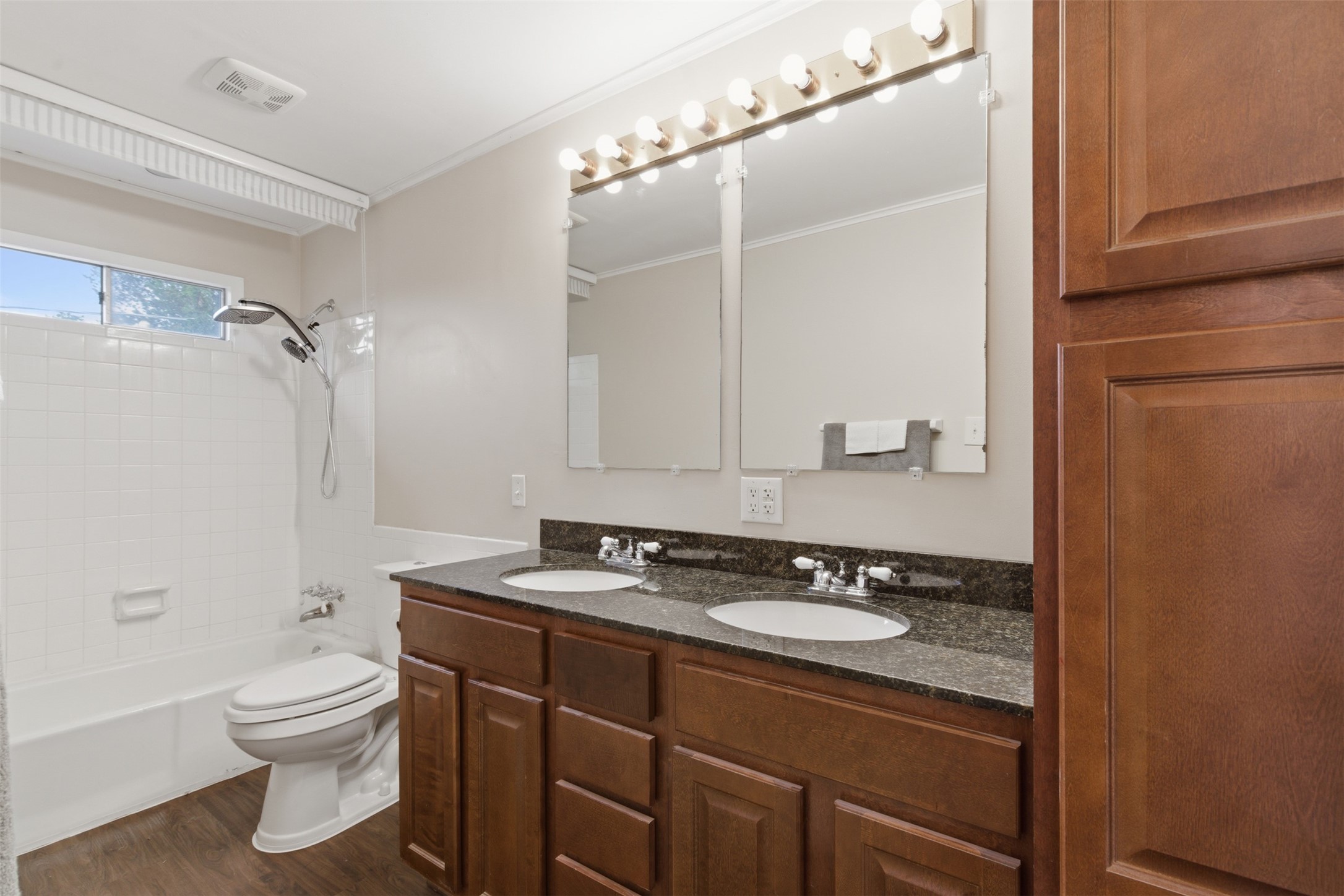 2113 Fleur De Lis Court Arlington TX 76012