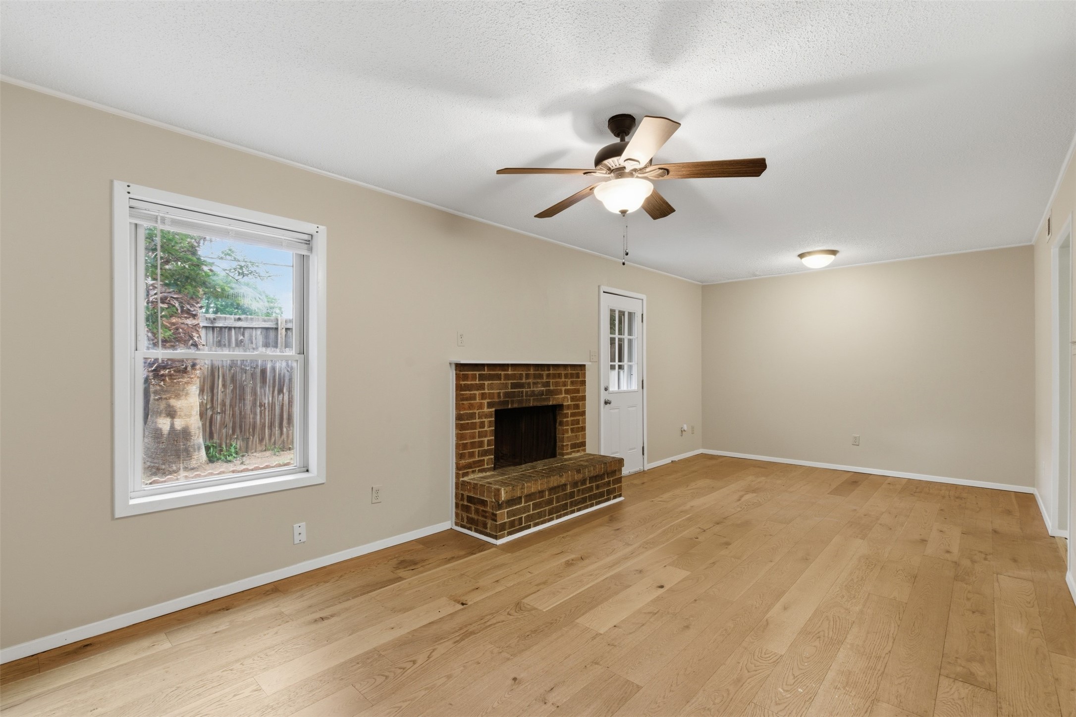 2113 Fleur De Lis Court Arlington TX 76012