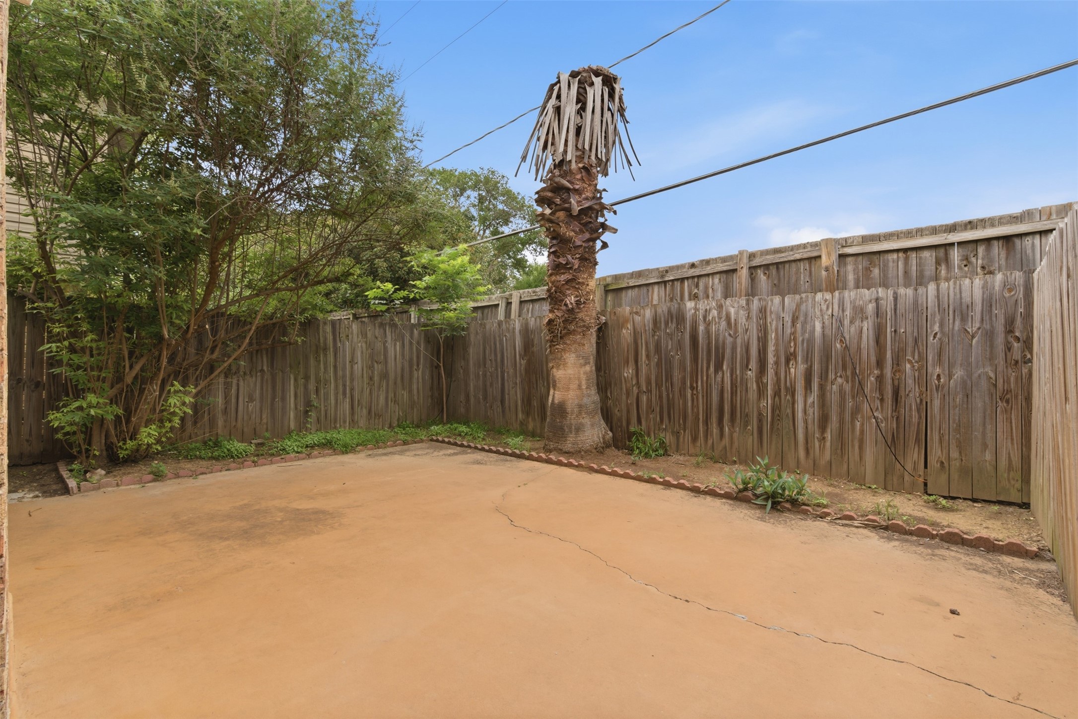 2113 Fleur De Lis Court Arlington TX 76012