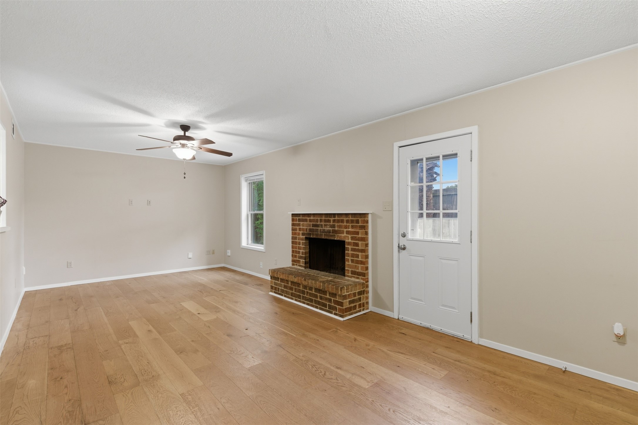 2113 Fleur De Lis Court Arlington TX 76012