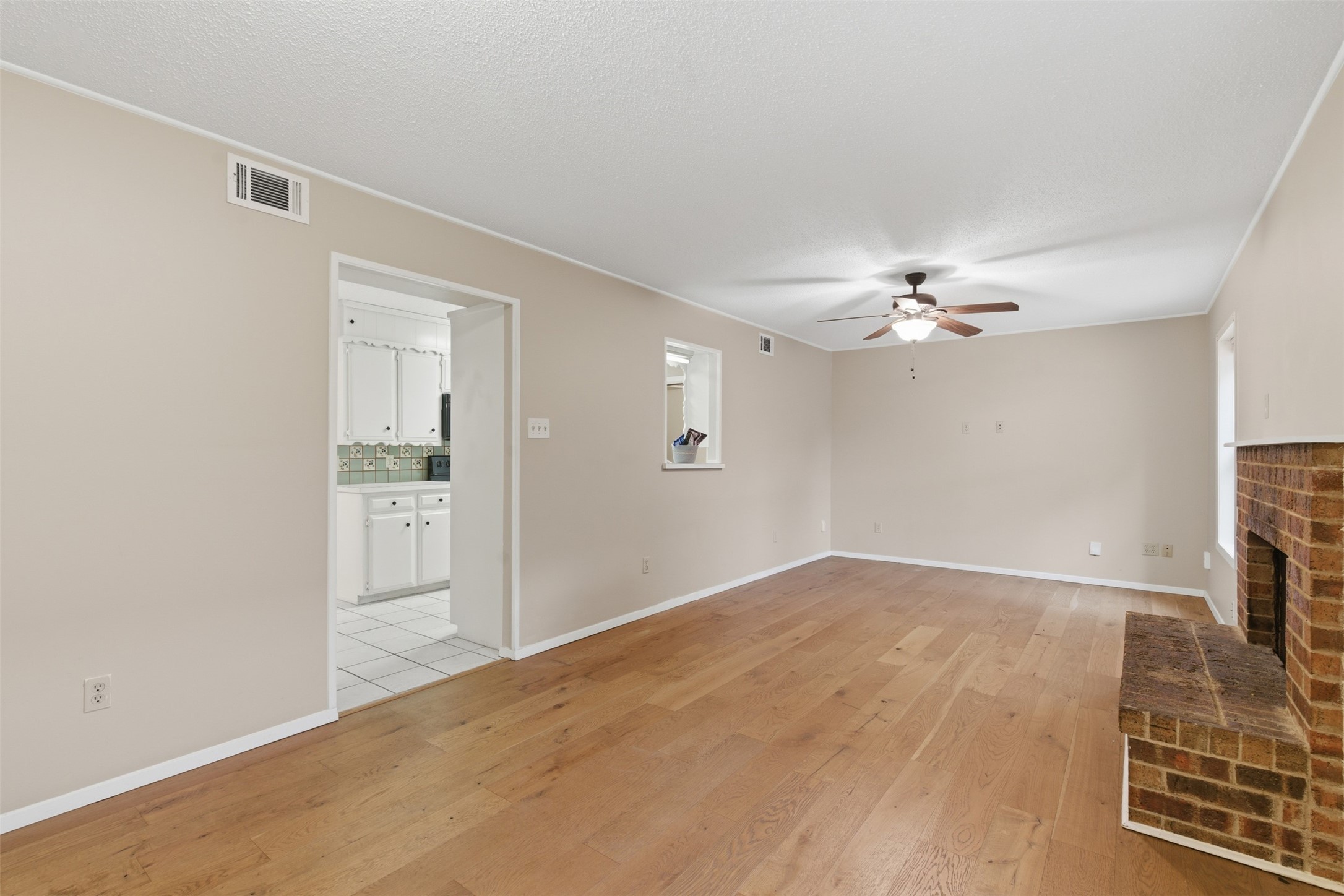 2113 Fleur De Lis Court Arlington TX 76012