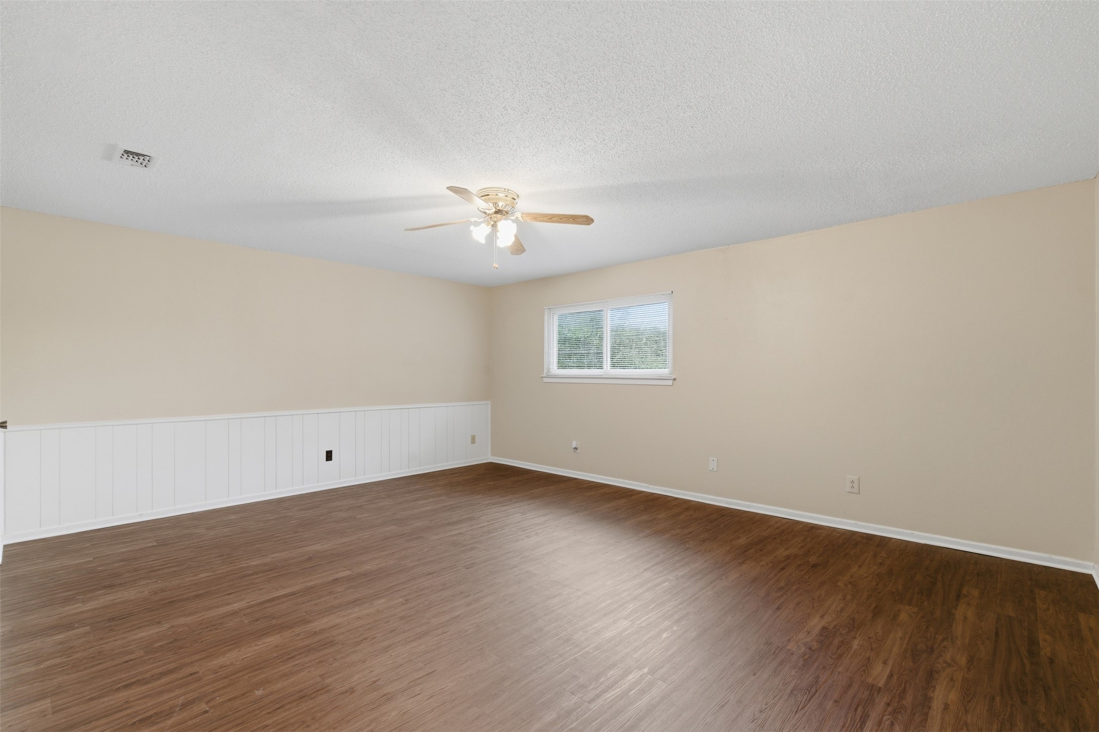 2113 Fleur De Lis Court Arlington TX 76012
