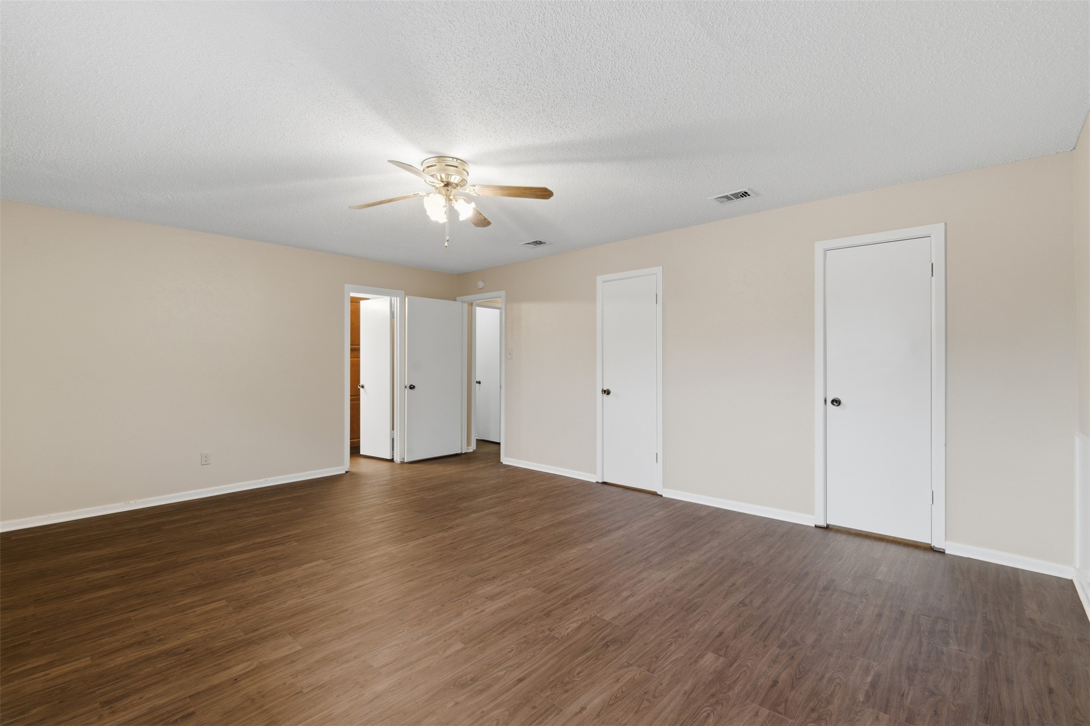 2113 Fleur De Lis Court Arlington TX 76012