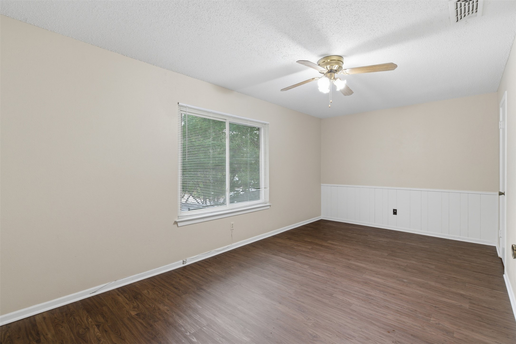 2113 Fleur De Lis Court Arlington TX 76012