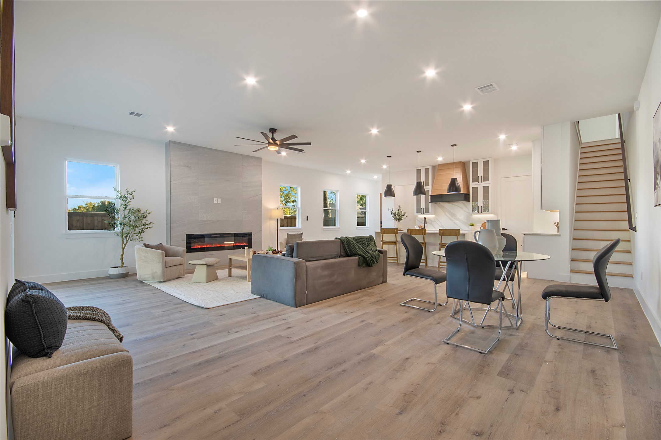 2005 Hearne Avenue Dallas TX 75212