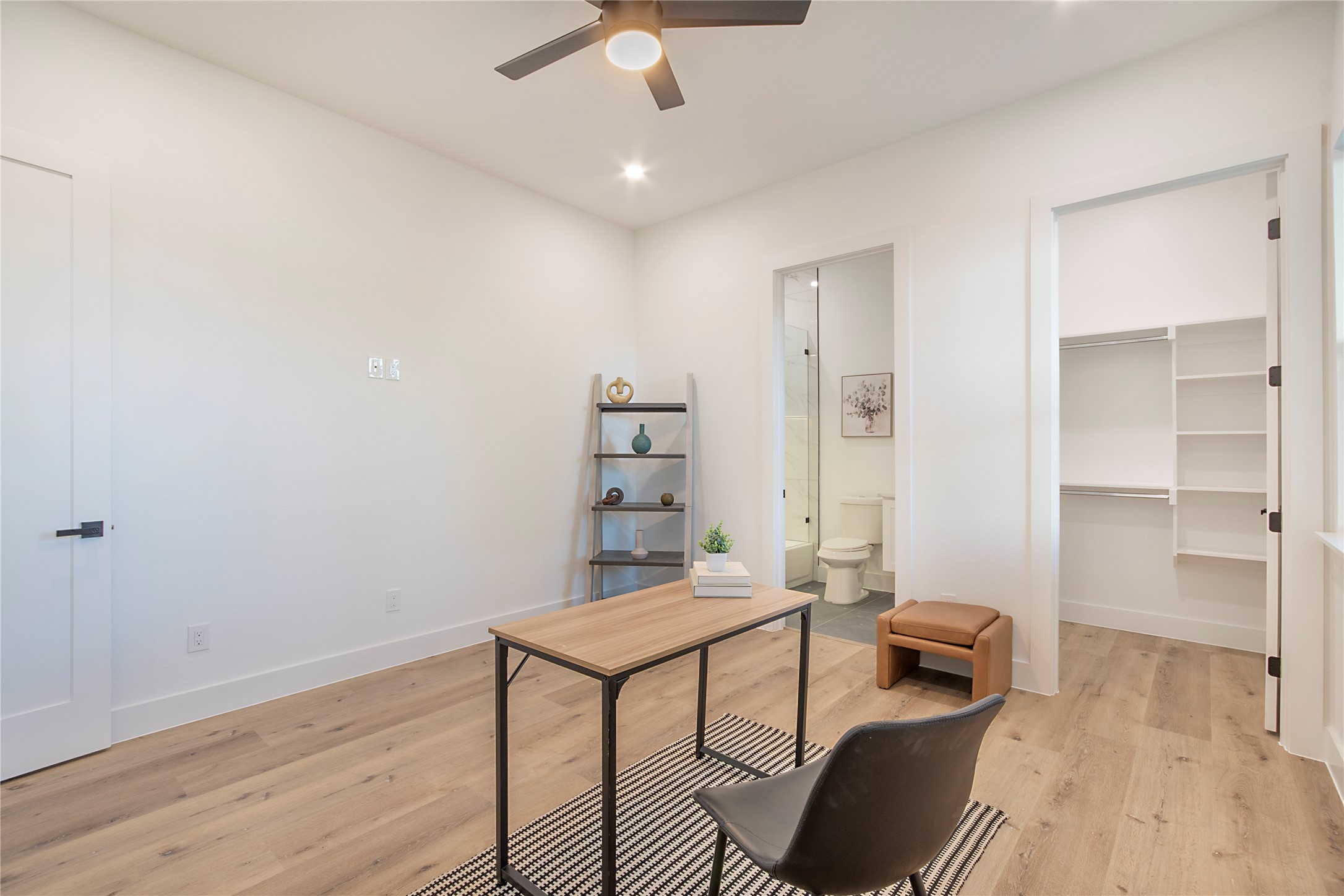 2005 Hearne Avenue Dallas TX 75212