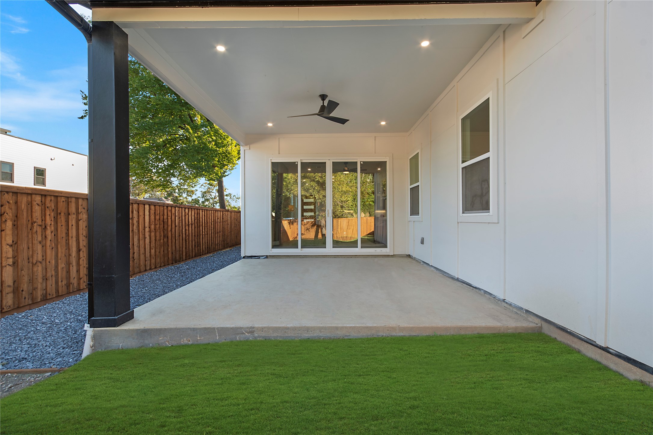 2005 Hearne Avenue Dallas TX 75212