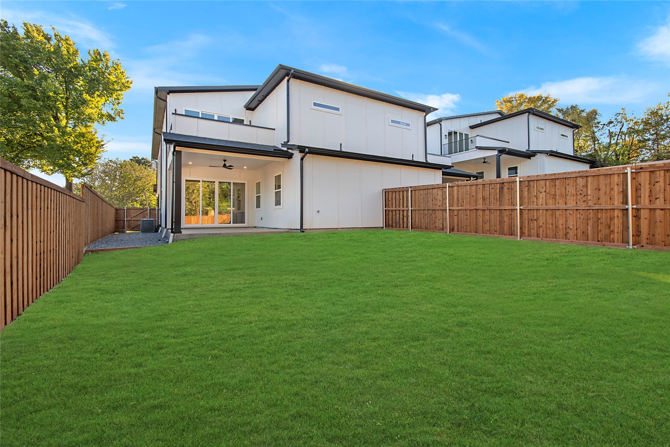 2005 Hearne Avenue Dallas TX 75212