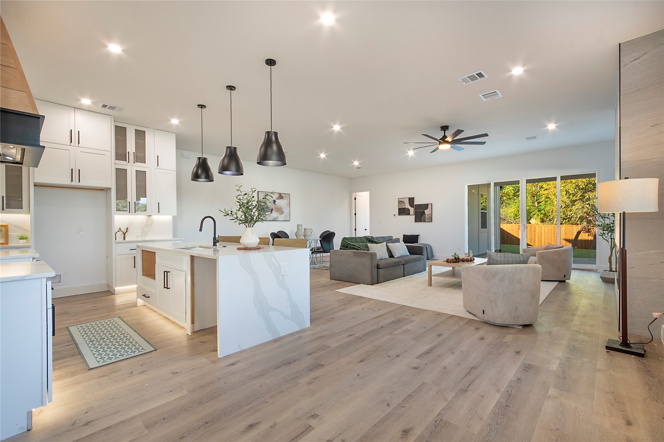 2005 Hearne Avenue Dallas TX 75212
