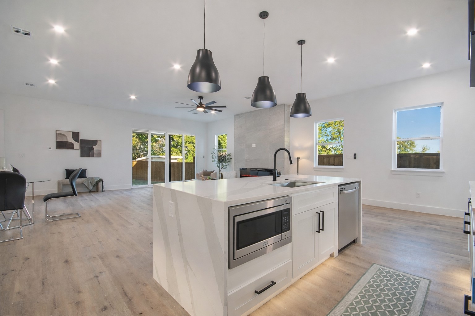 2005 Hearne Avenue Dallas TX 75212